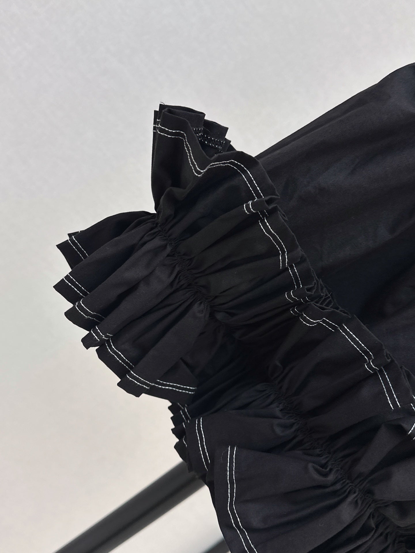 26SS NEW Sleeveless Top with Ruffled Hem