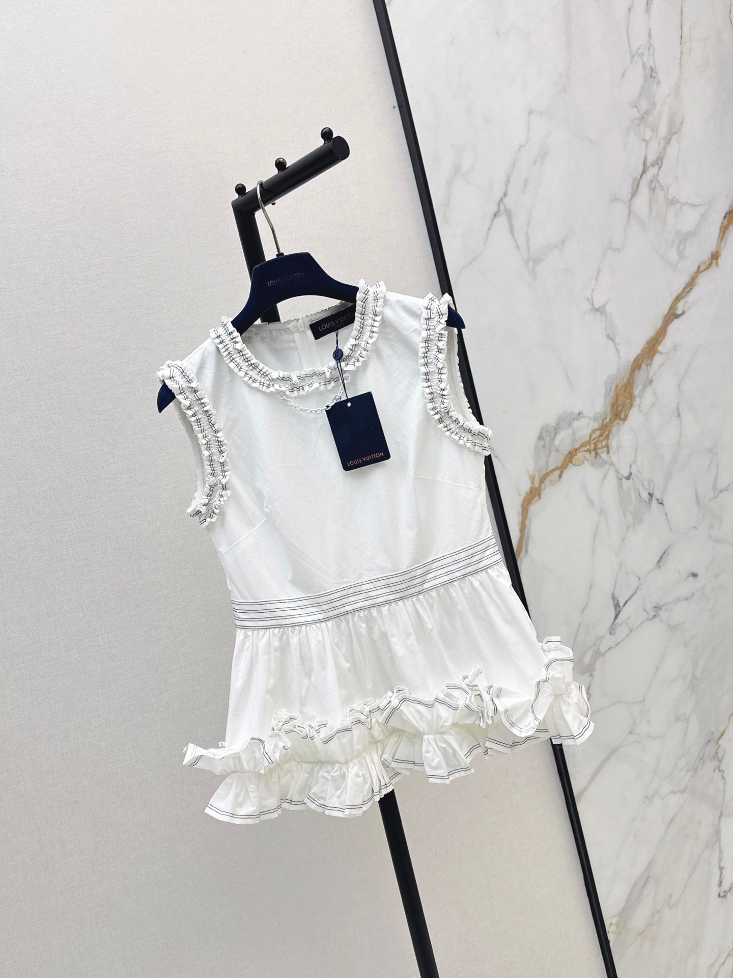 26SS NEW Sleeveless Top with Ruffled Hem