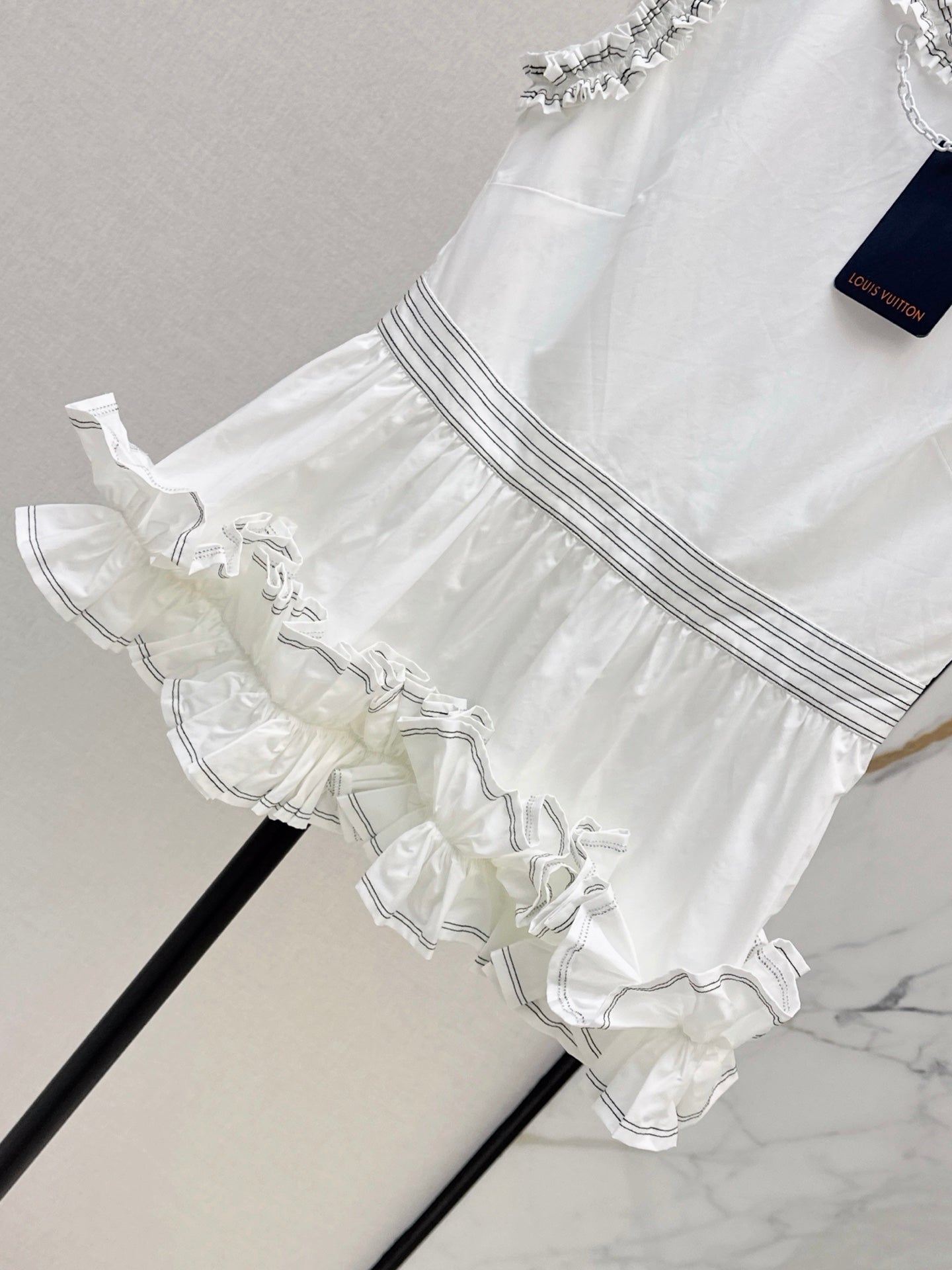 26SS NEW Sleeveless Top with Ruffled Hem
