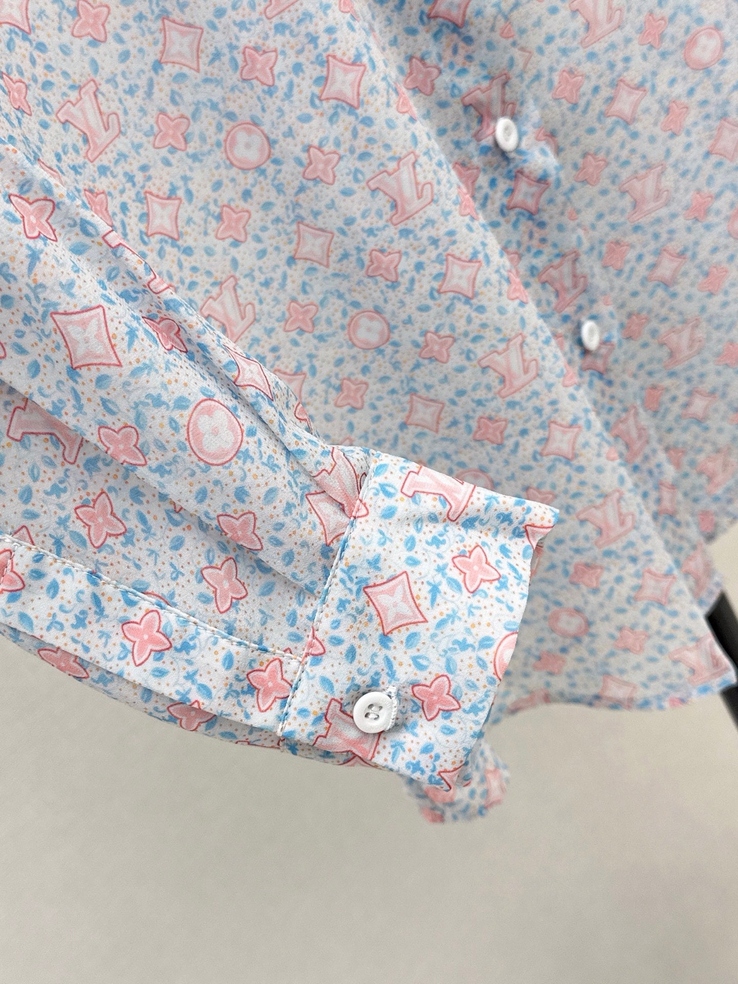 26SS NEW Logo Print Loose-fitting Morandi Color Shirt 🩵 Slightly Sheer