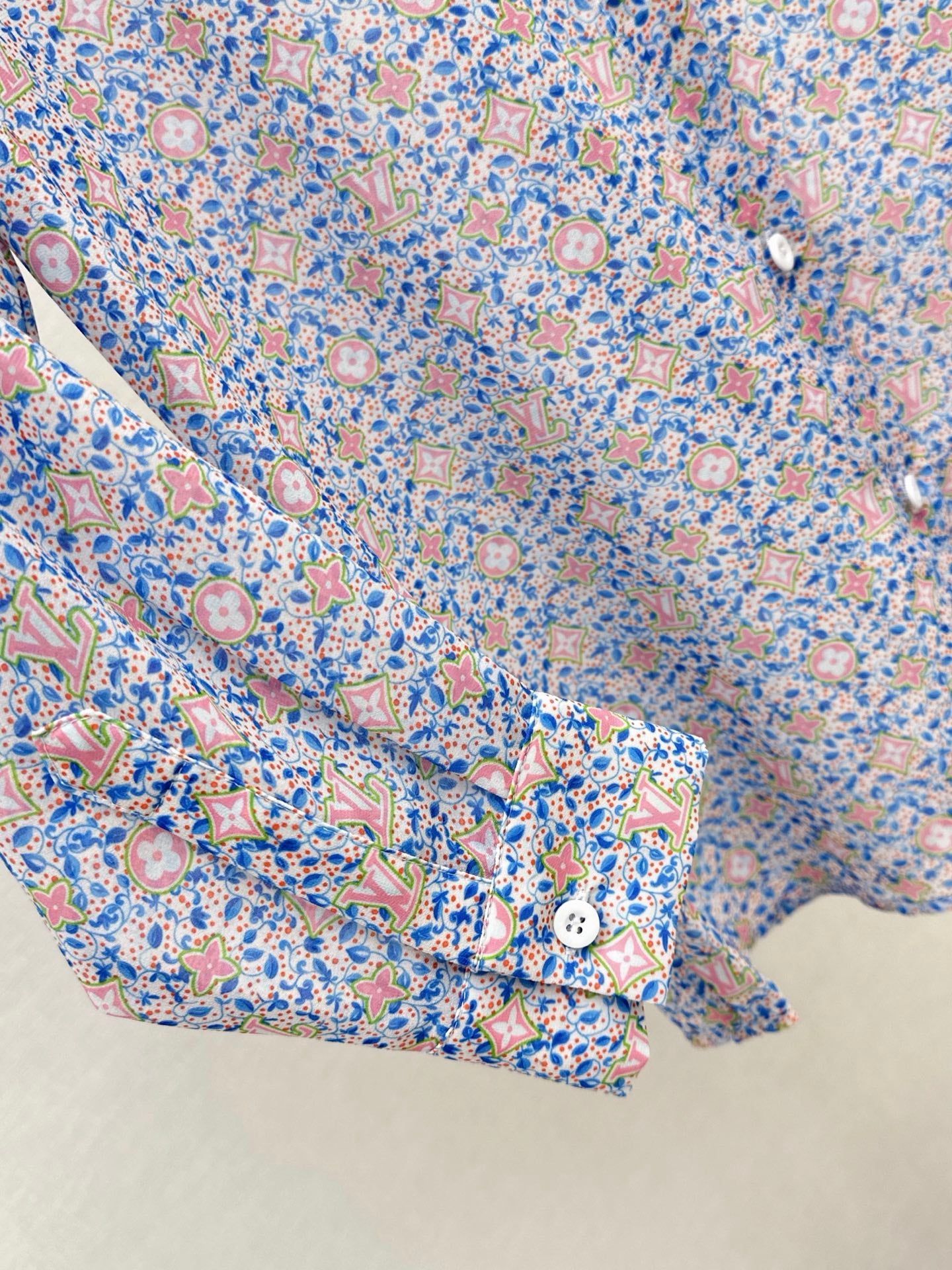 26SS NEW Logo Print Loose-fitting Morandi Color Shirt 🩵 Slightly Sheer