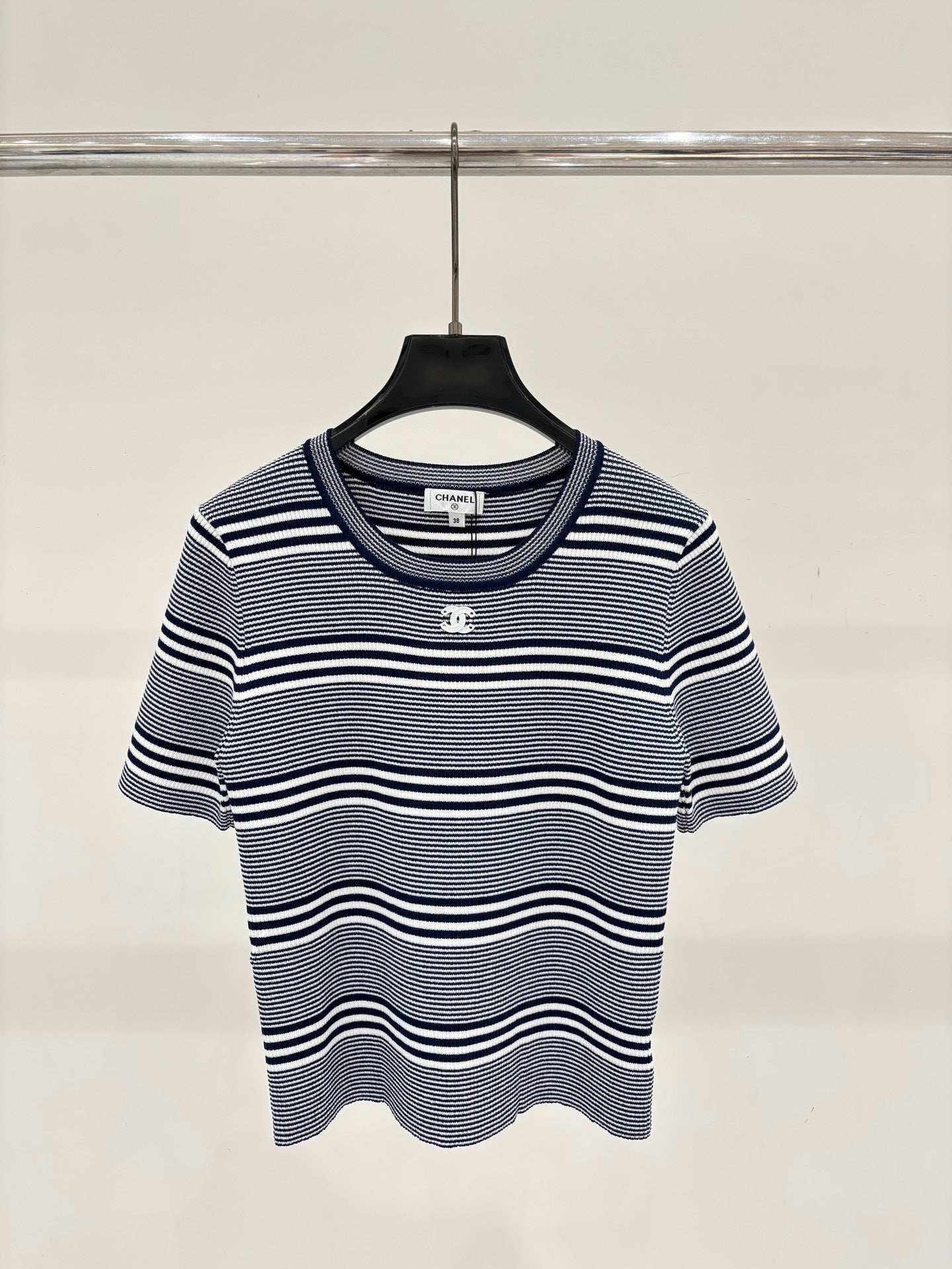 26SS NEW Crew Neck Casual Knit Short-Sleeve with 3D Logo and Striped Design