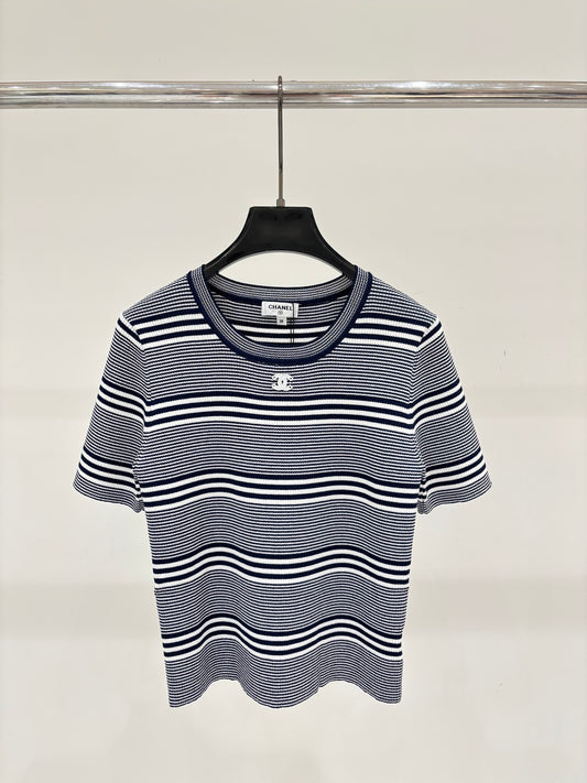 26SS NEW Crew Neck Casual Knit Short-Sleeve with 3D Logo and Striped Design