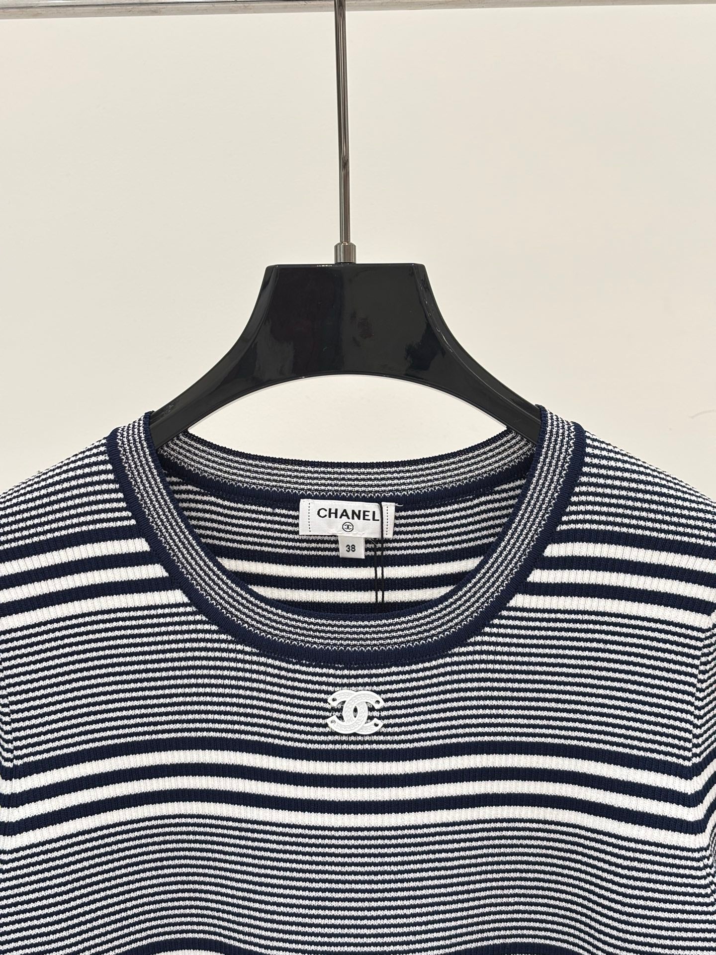 26SS NEW Crew Neck Casual Knit Short-Sleeve with 3D Logo and Striped Design