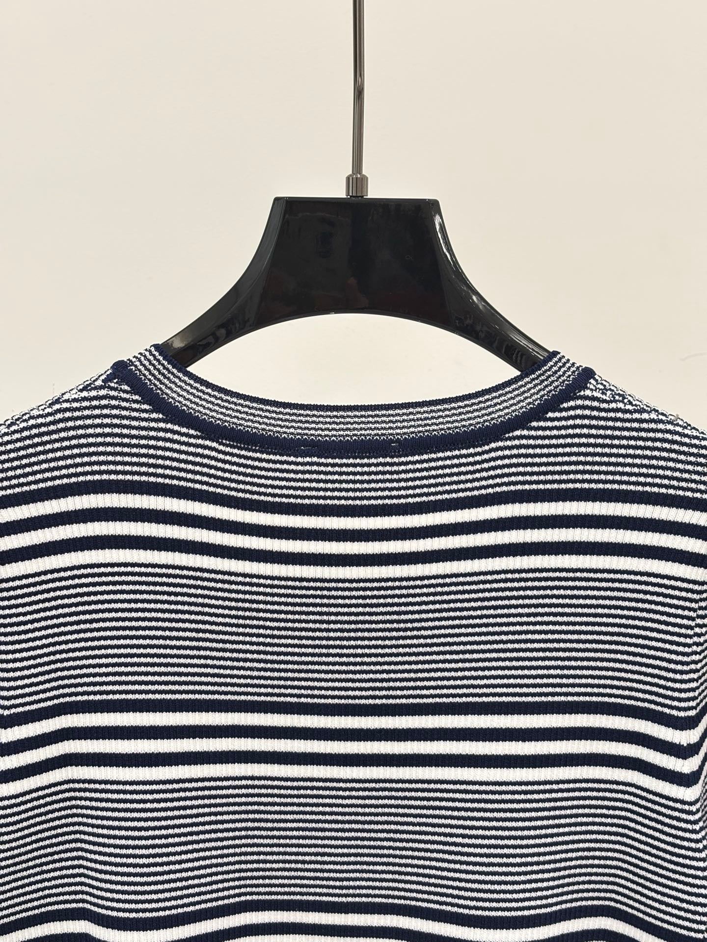 26SS NEW Crew Neck Casual Knit Short-Sleeve with 3D Logo and Striped Design