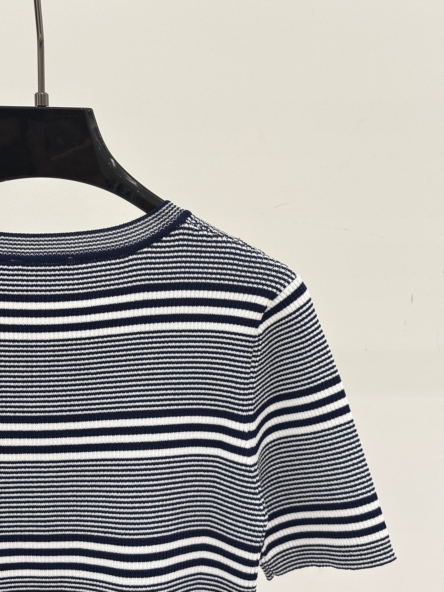 26SS NEW Crew Neck Casual Knit Short-Sleeve with 3D Logo and Striped Design