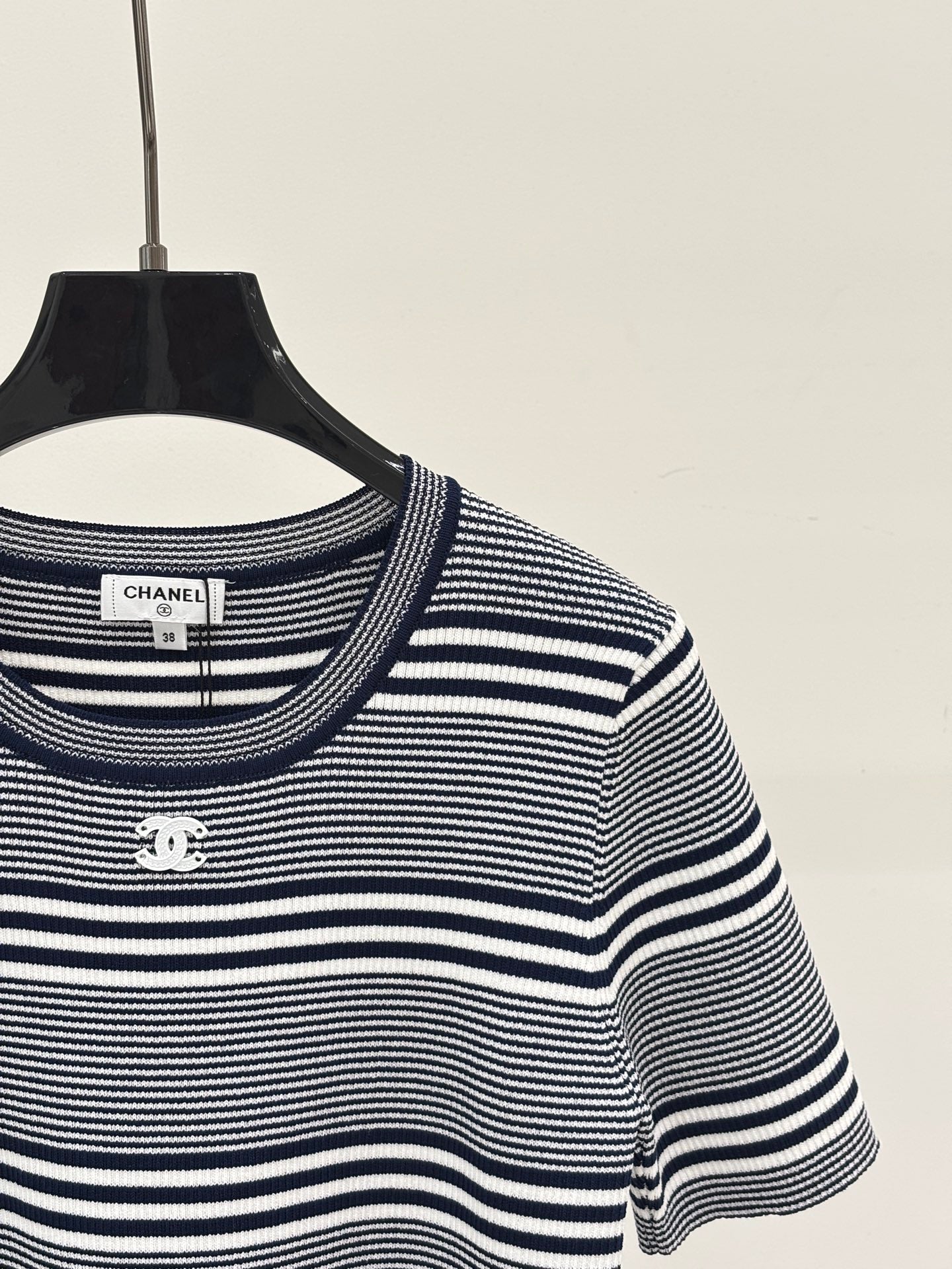 26SS NEW Crew Neck Casual Knit Short-Sleeve with 3D Logo and Striped Design