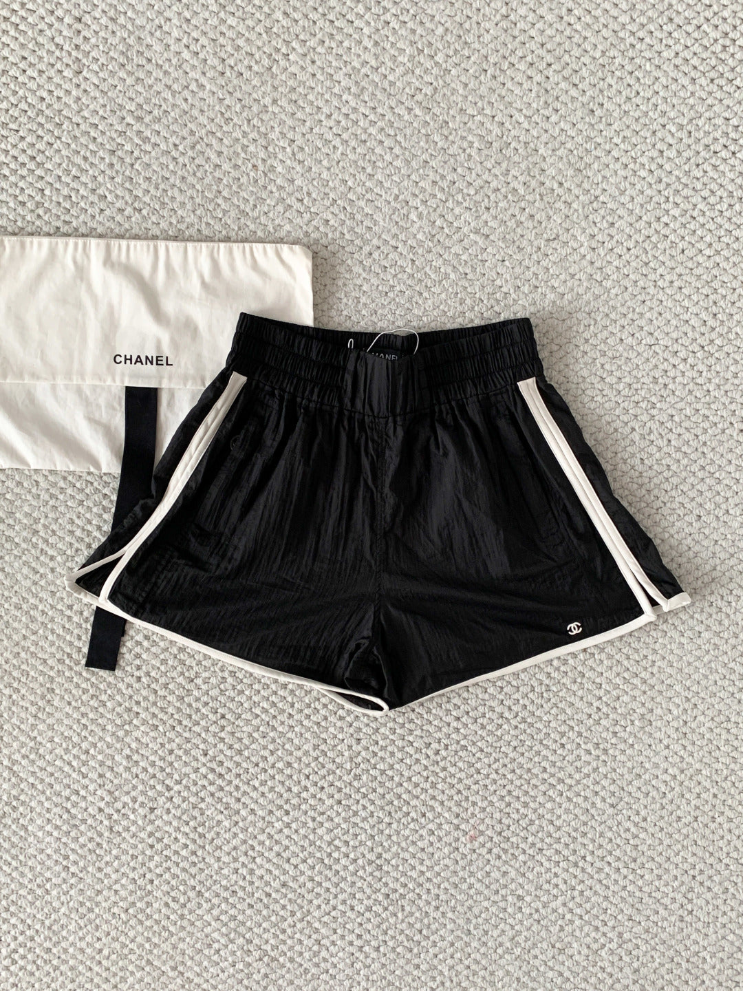 🔥Highest Quality🔥26SS NEW Beach Collection: New Black and White Color Block Hooded Drawstring Shorts