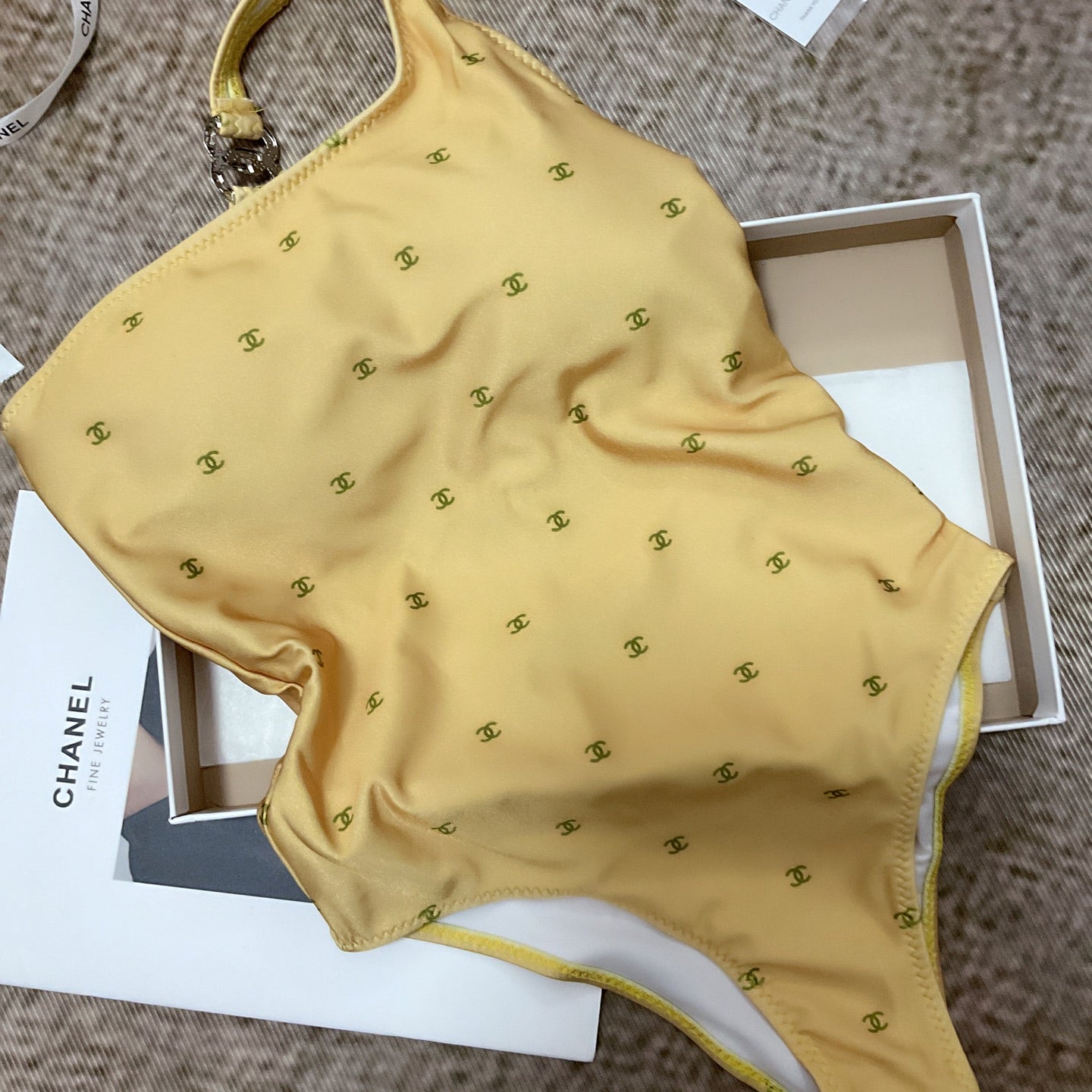 26SS NEW Yellow One-Shoulder One-Piece Swimsuit 👙