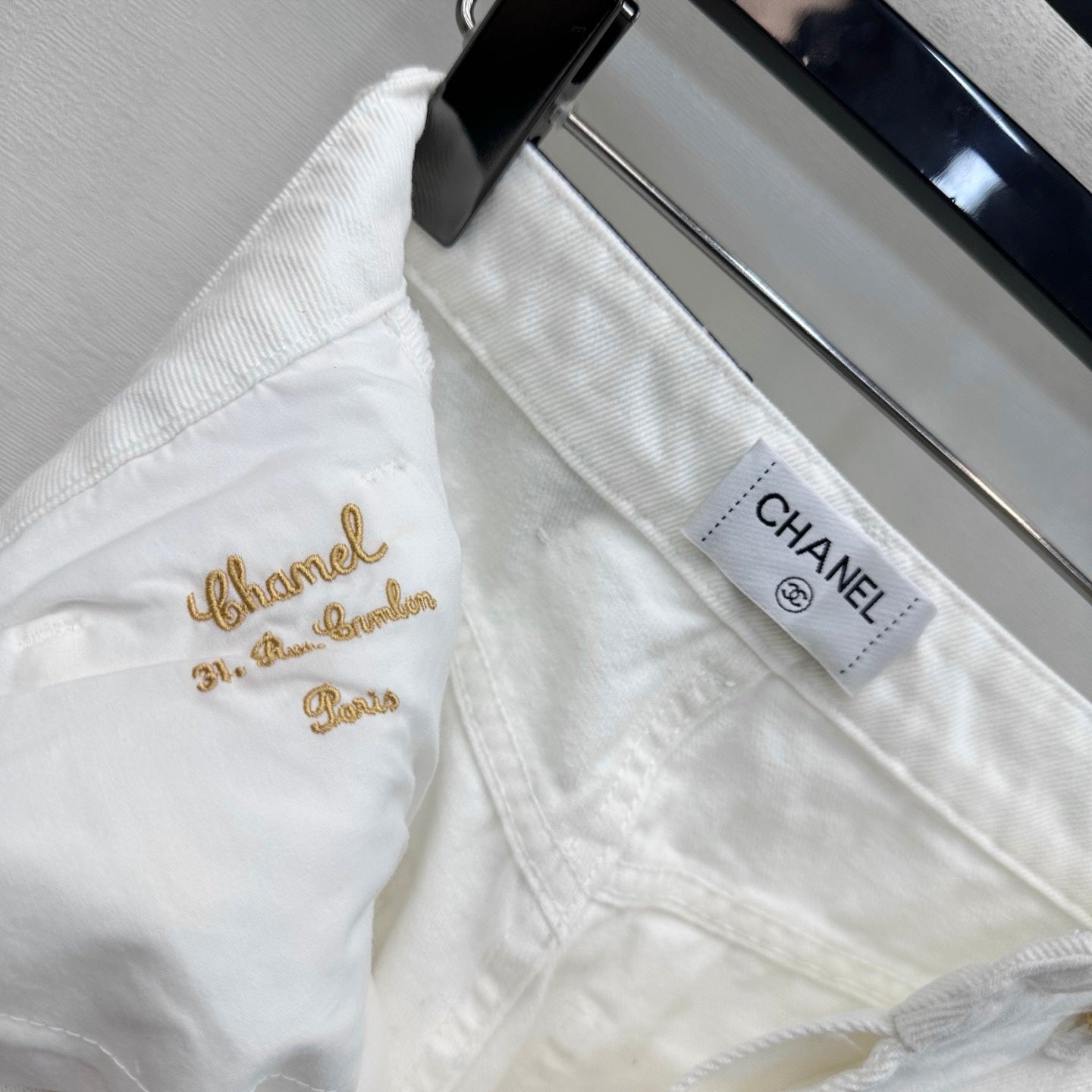 26SS NEW Gold-buttoned Wide-Leg Jeans
