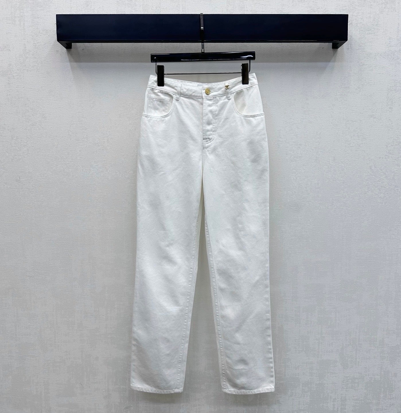 26SS NEW Gold-buttoned Straight-Leg Jeans