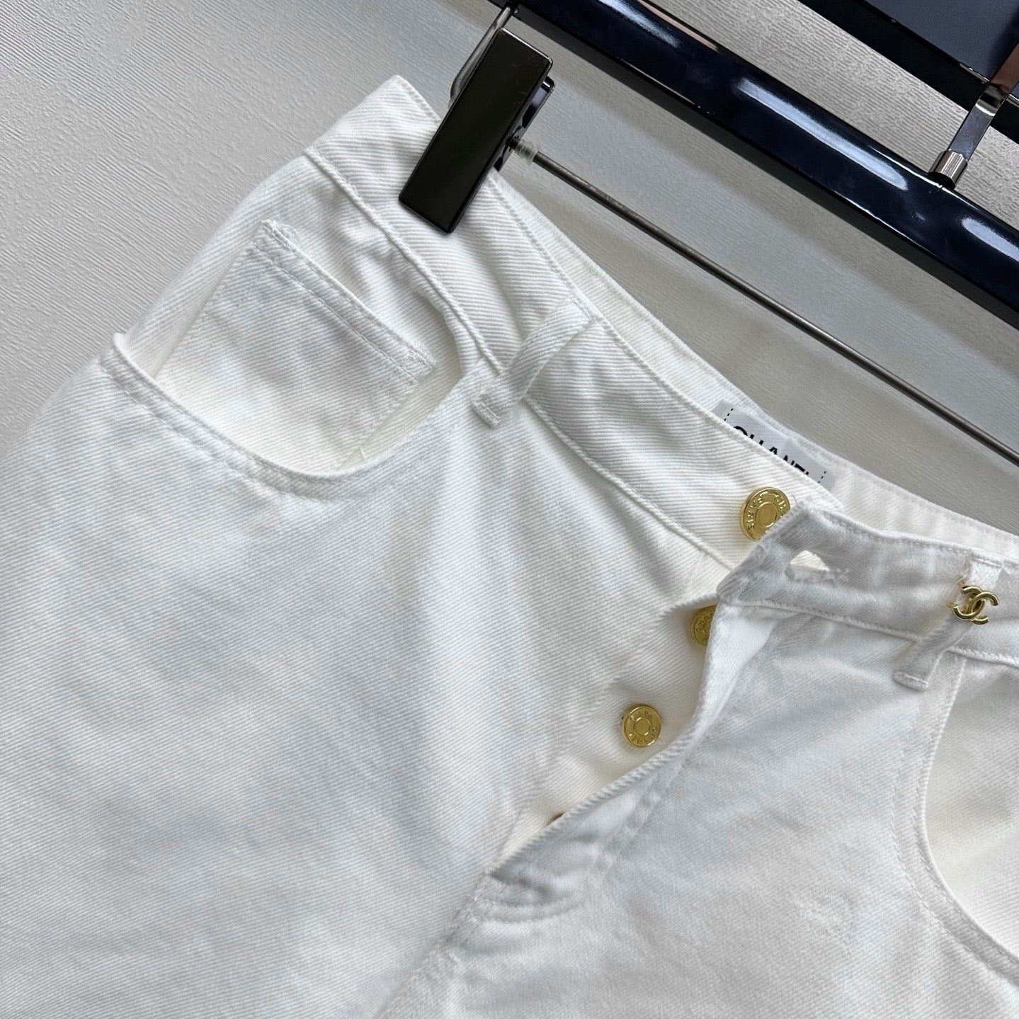 26SS NEW Gold-buttoned Straight-Leg Jeans