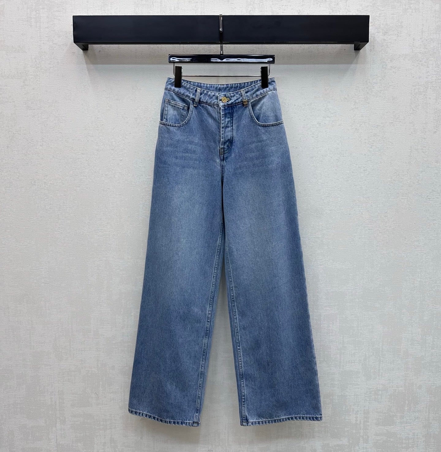 26SS NEW Gold-buttoned Wide-Leg Jeans