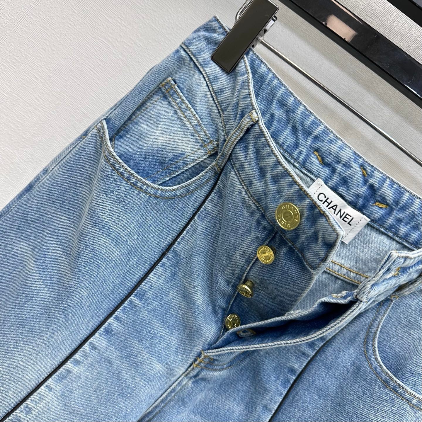 26SS NEW Gold Buckle Tie-on Jeans