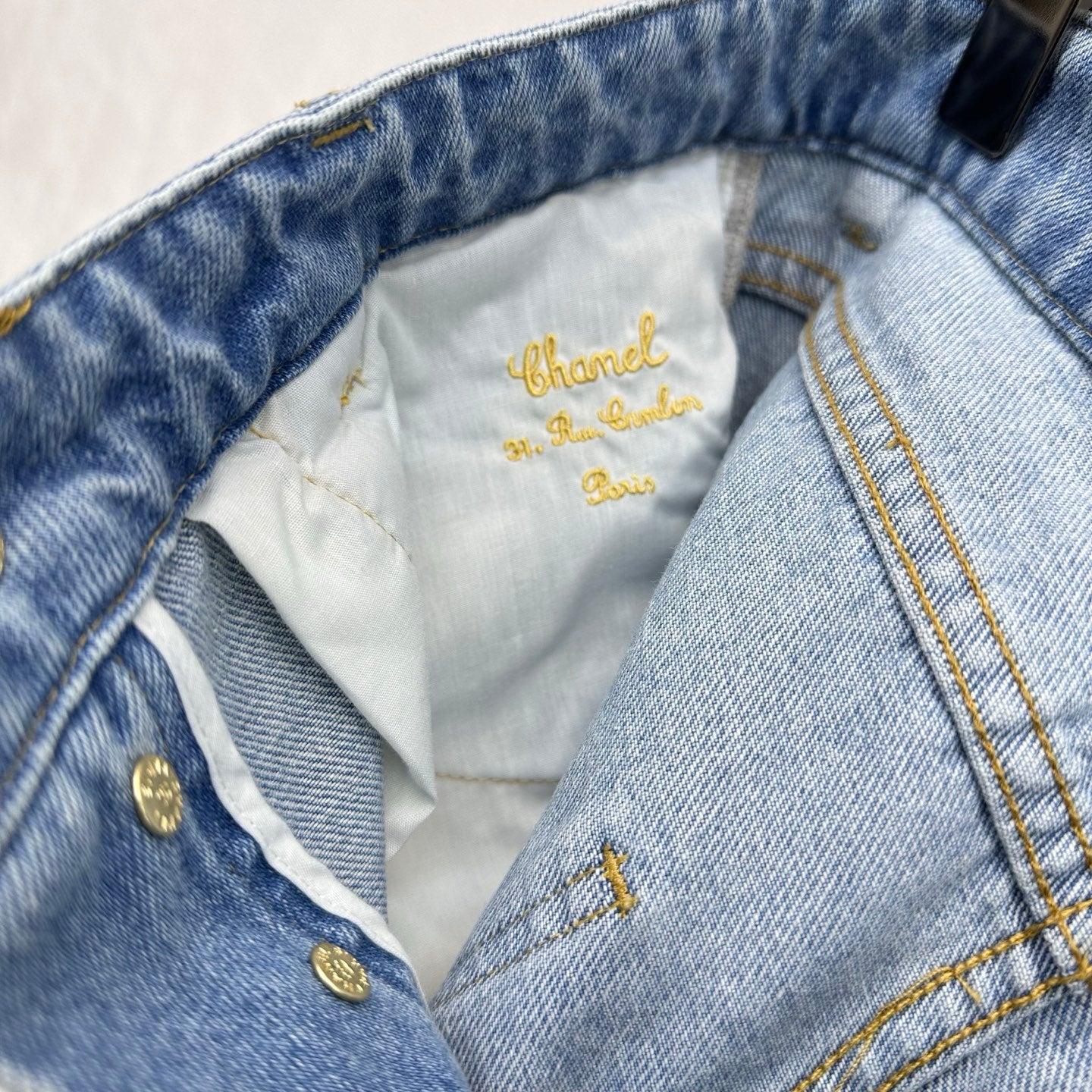 26SS NEW Gold Buckle Tie-on Jeans