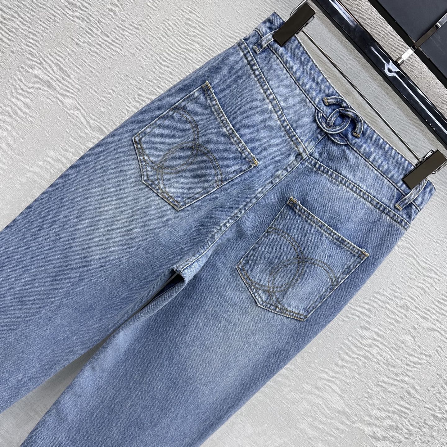 26SS NEW Gold Buckle Tie-on Jeans