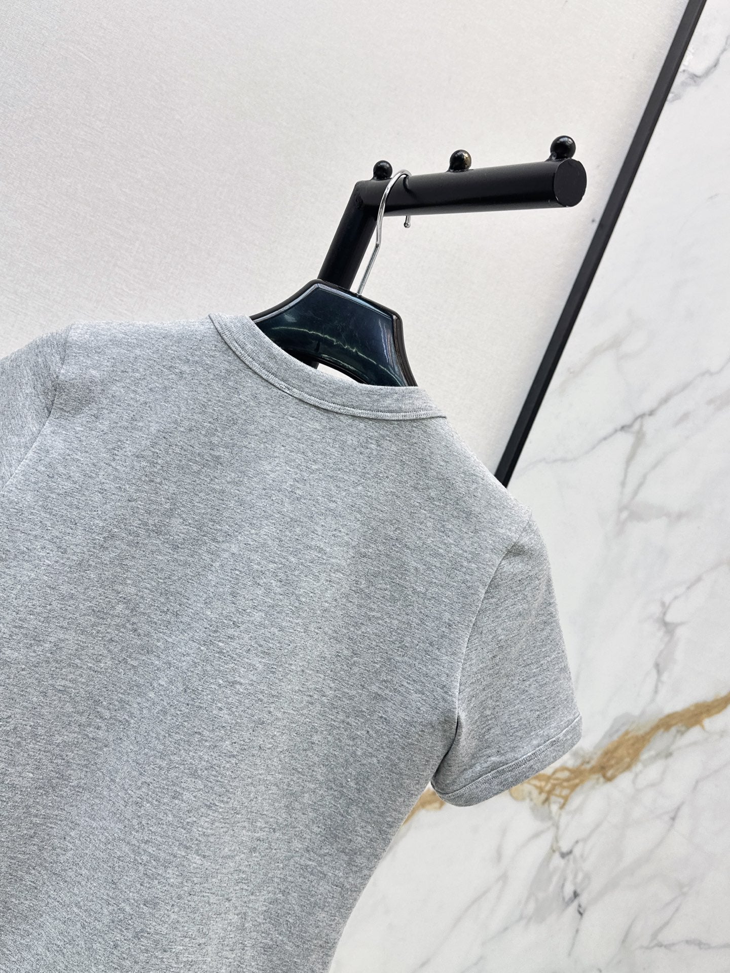 26SS NEW Versatile Small Logo Embroidered T-Shirt 🩶
