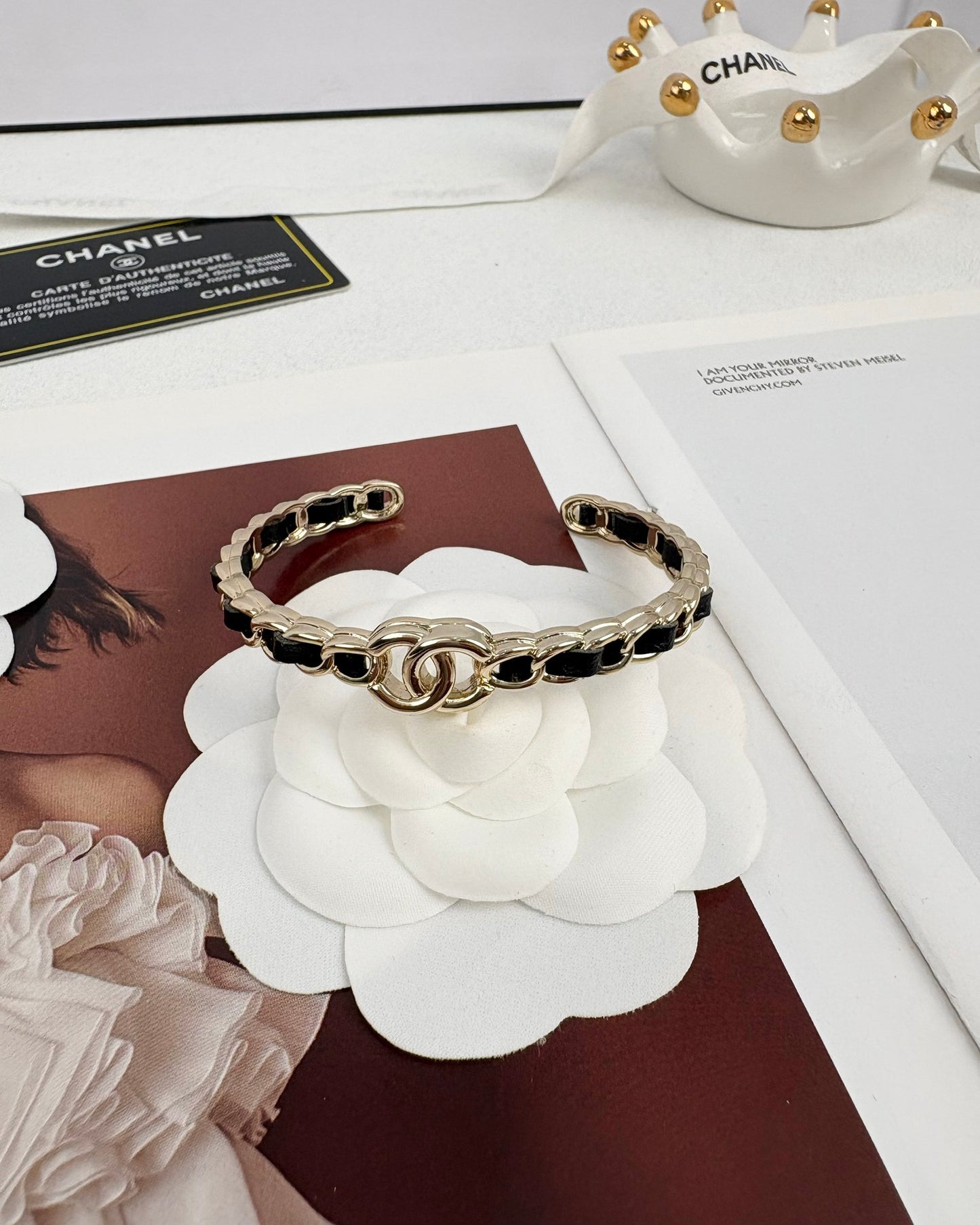 26SS NEW Light Gold Exquisite Classic Open Bangle with Leather ✨
