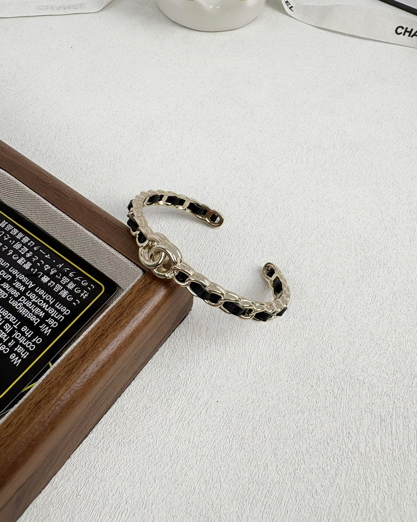 26SS NEW Light Gold Exquisite Classic Open Bangle with Leather ✨