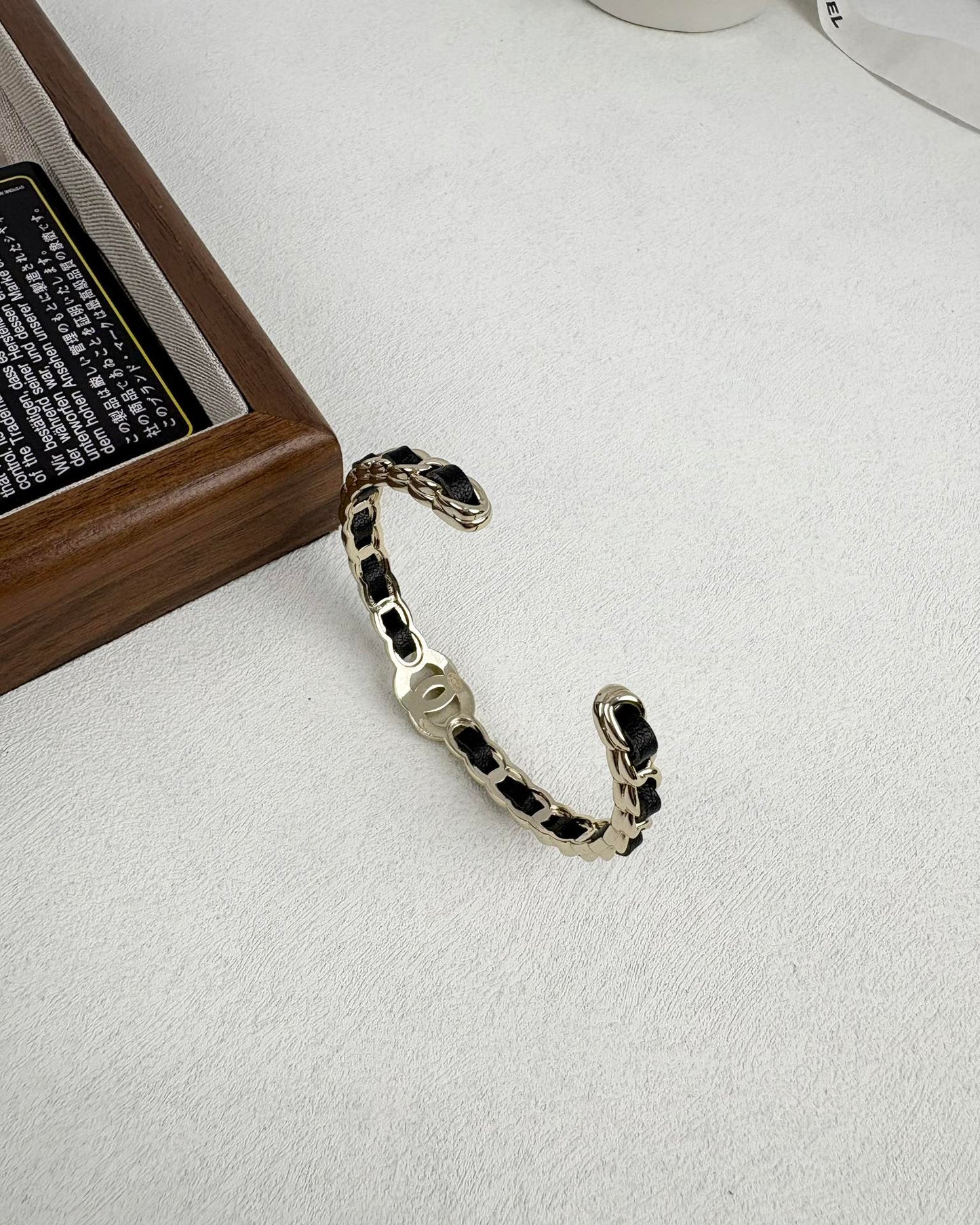 26SS NEW Light Gold Exquisite Classic Open Bangle with Leather ✨