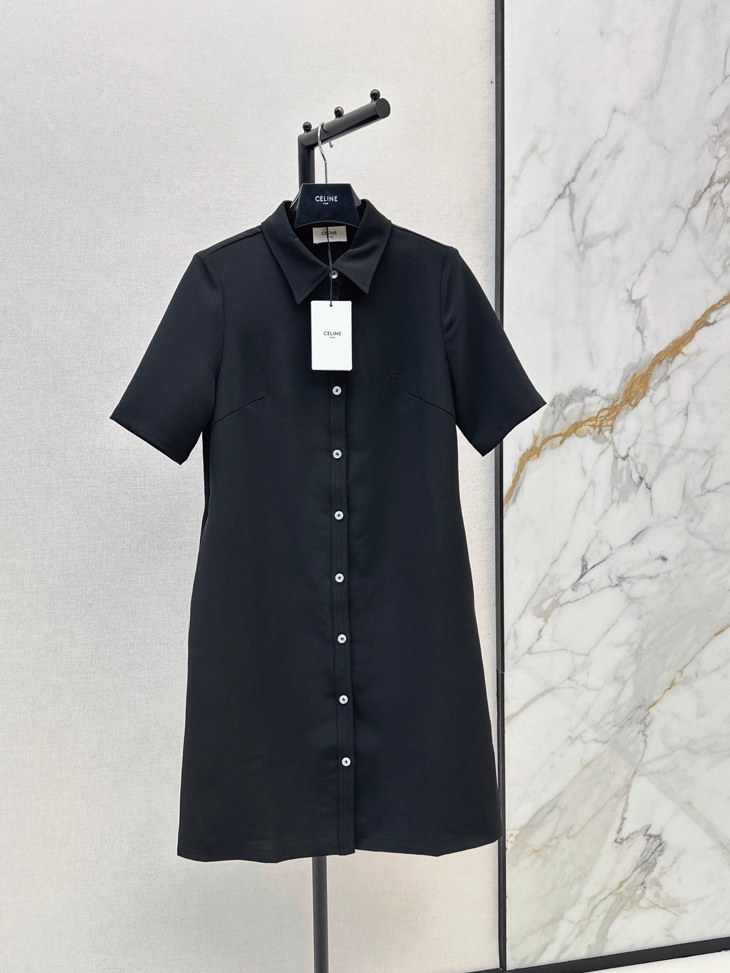 26SS NEW Minimalist Dress with Contrasting Button Decoration 🖤