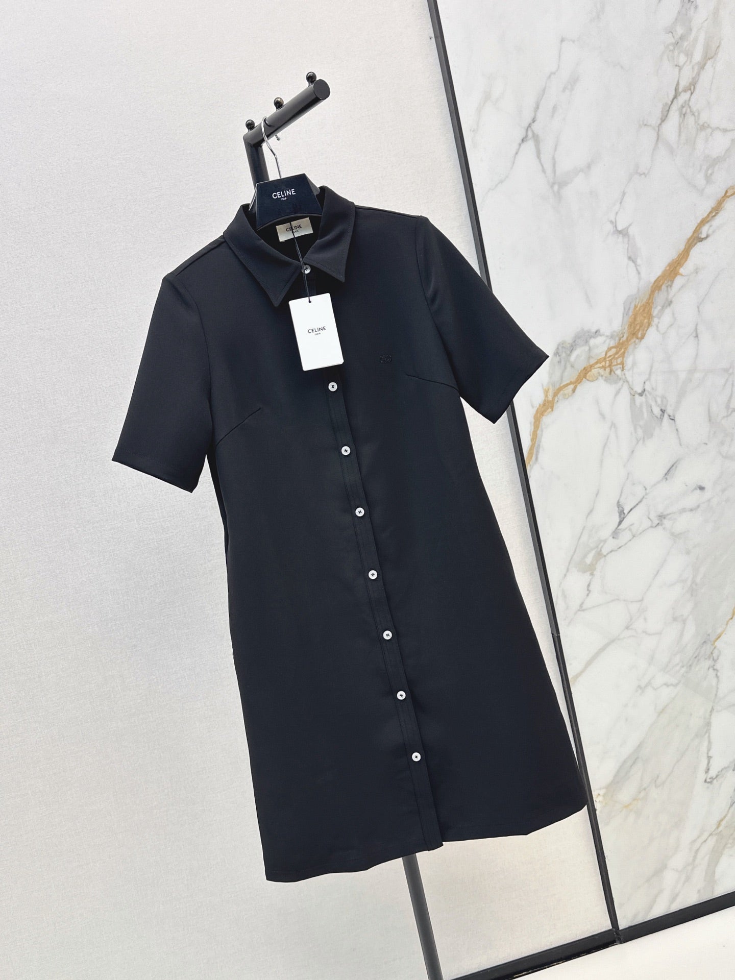 26SS NEW Minimalist Dress with Contrasting Button Decoration 🖤