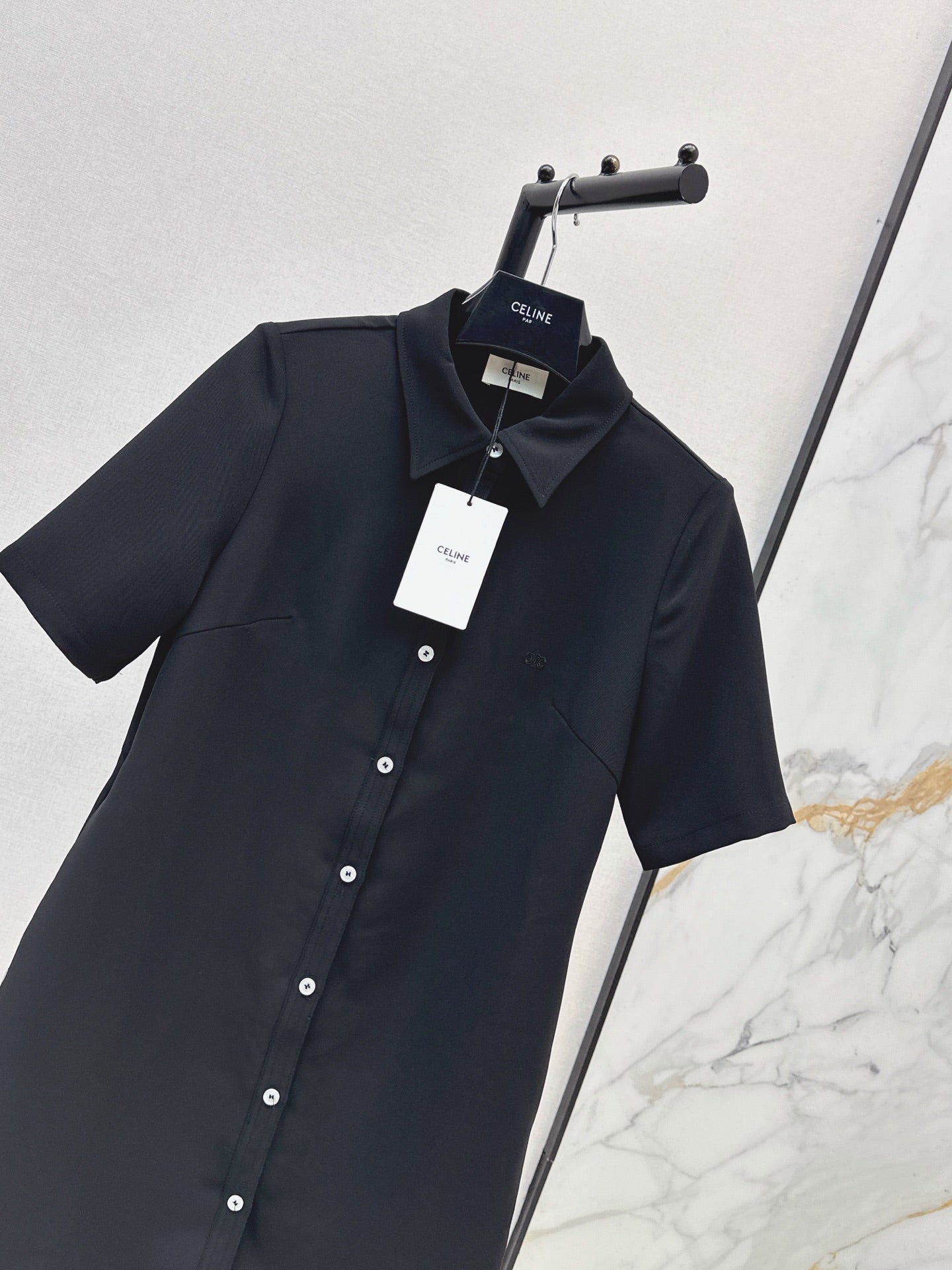 26SS NEW Minimalist Dress with Contrasting Button Decoration 🖤