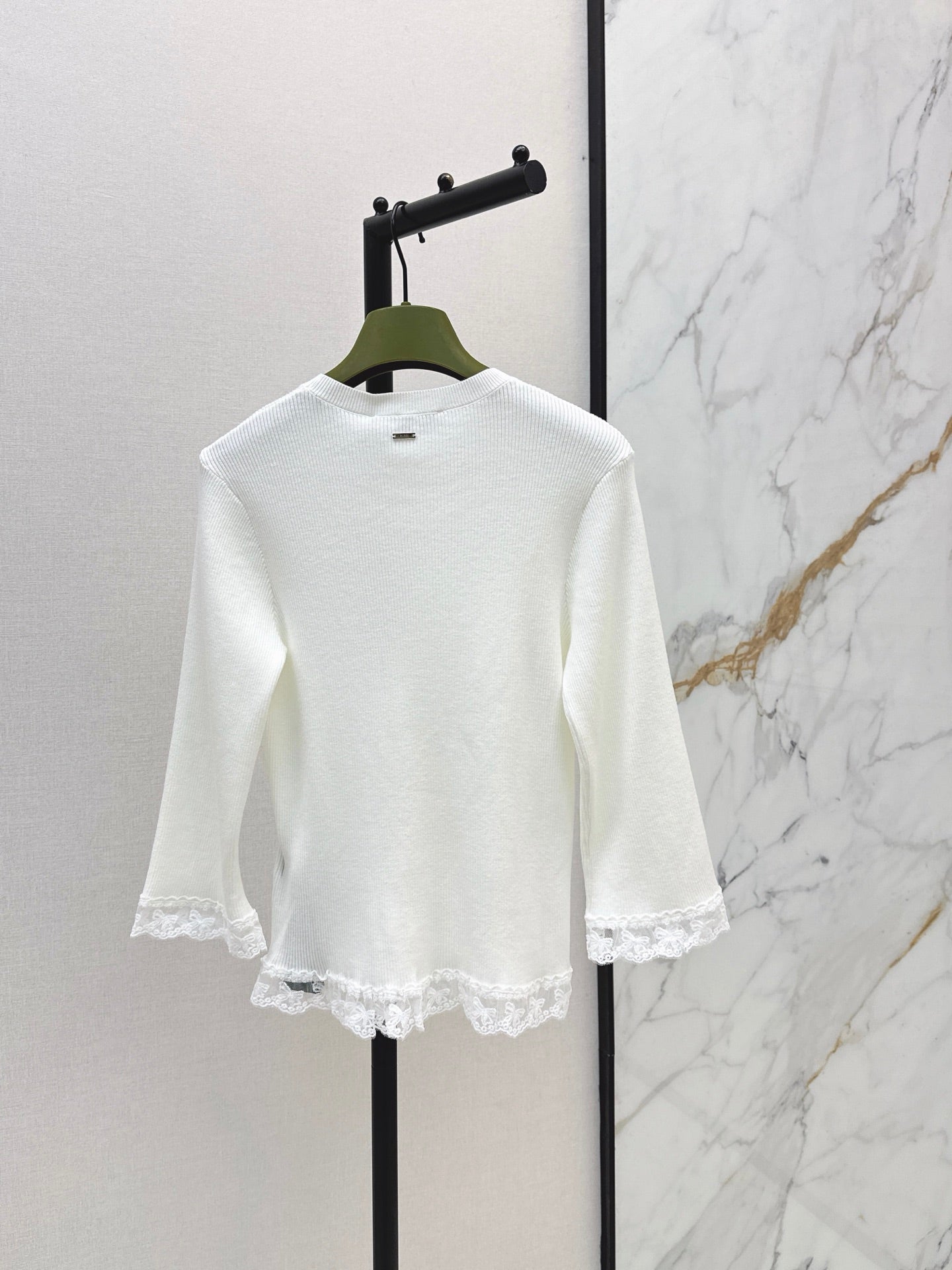 26SS NEW Lace-trimmed Knit Three-Quarter Sleeve Top 🖤