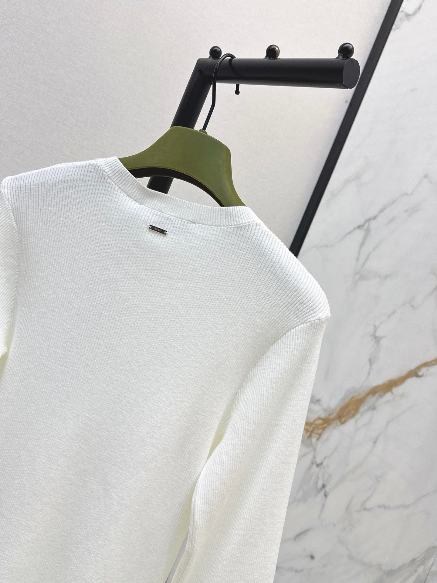 26SS NEW Lace-trimmed Knit Three-Quarter Sleeve Top 🖤