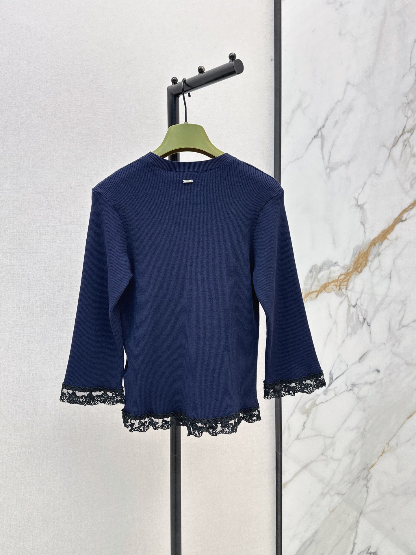 26SS NEW Lace-trimmed Knit Three-Quarter Sleeve Top 🖤