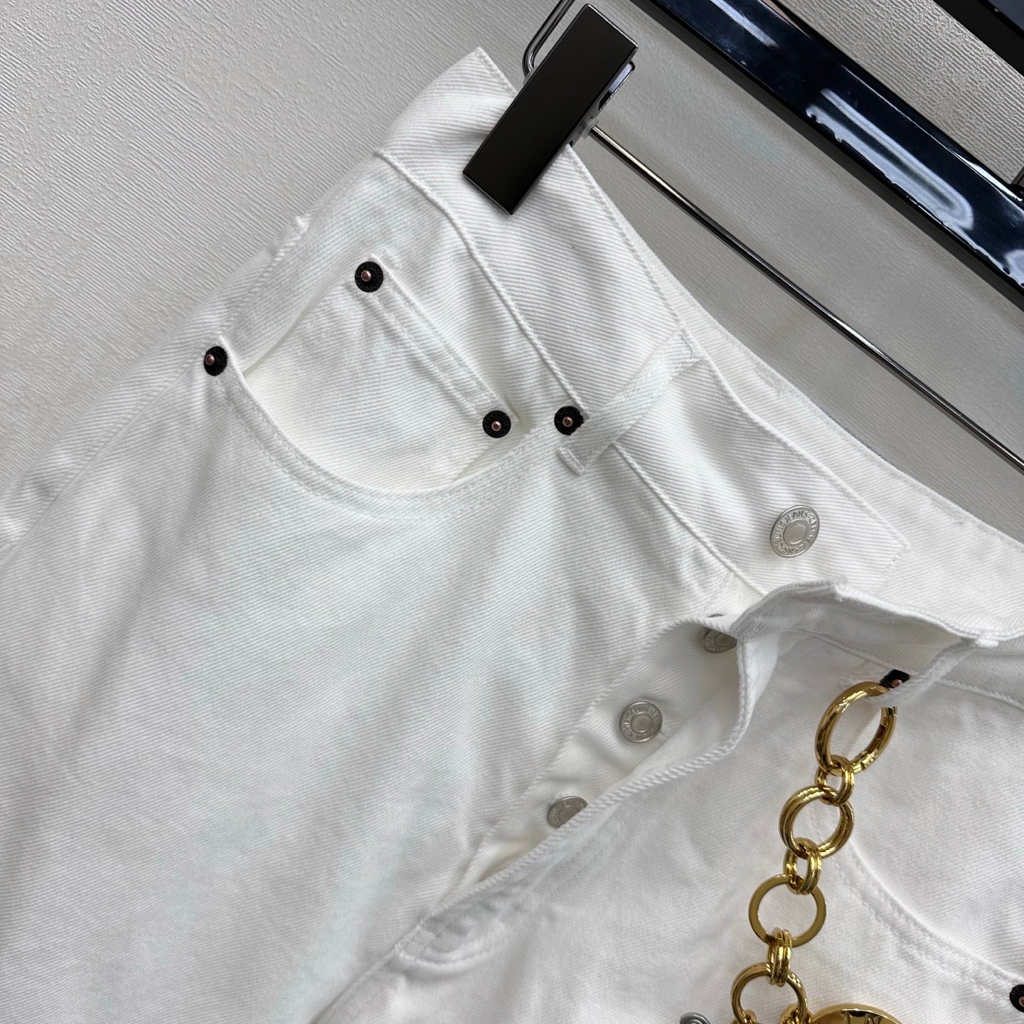 26SS NEW Metal Chain Buckle Jeans