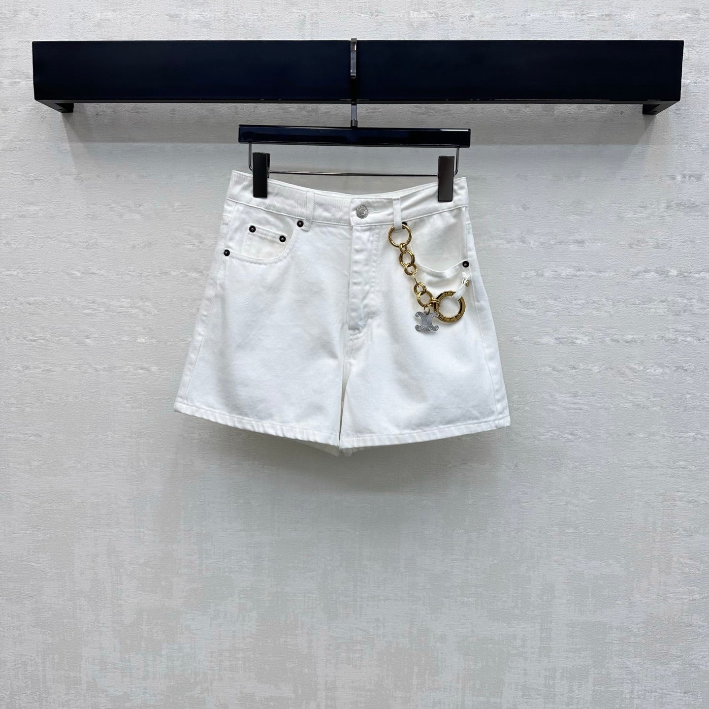 26SS NEW Metal Chain Buckle Denim Shorts