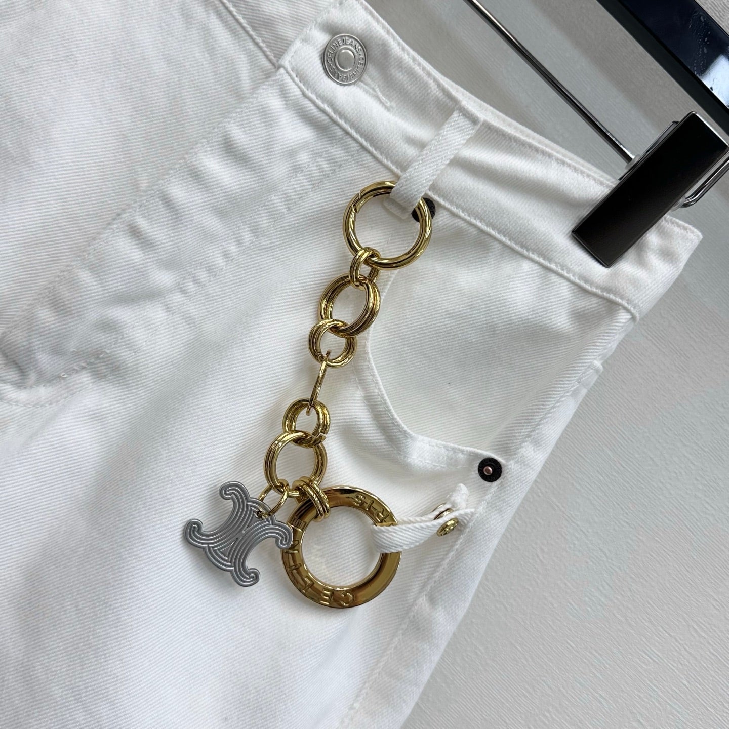 26SS NEW Metal Chain Buckle Denim Shorts