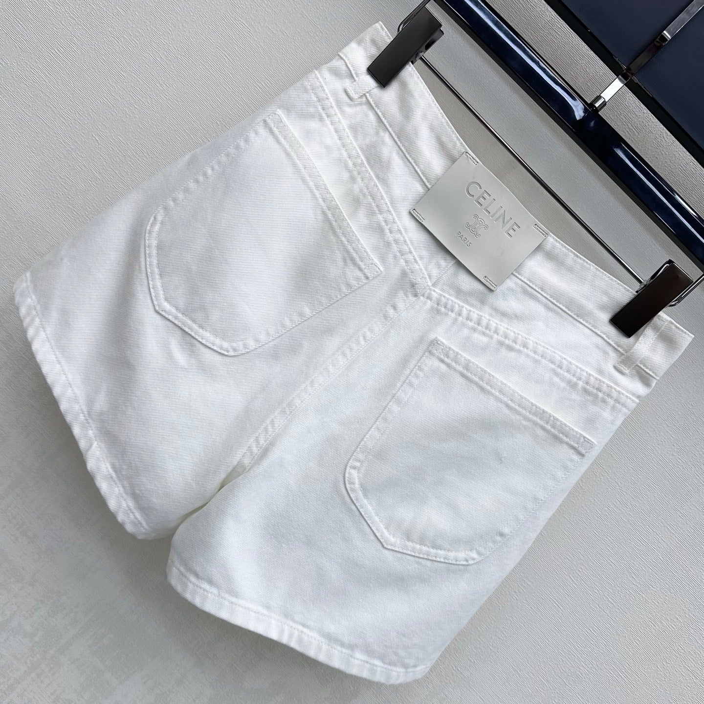 26SS NEW Metal Chain Buckle Denim Shorts