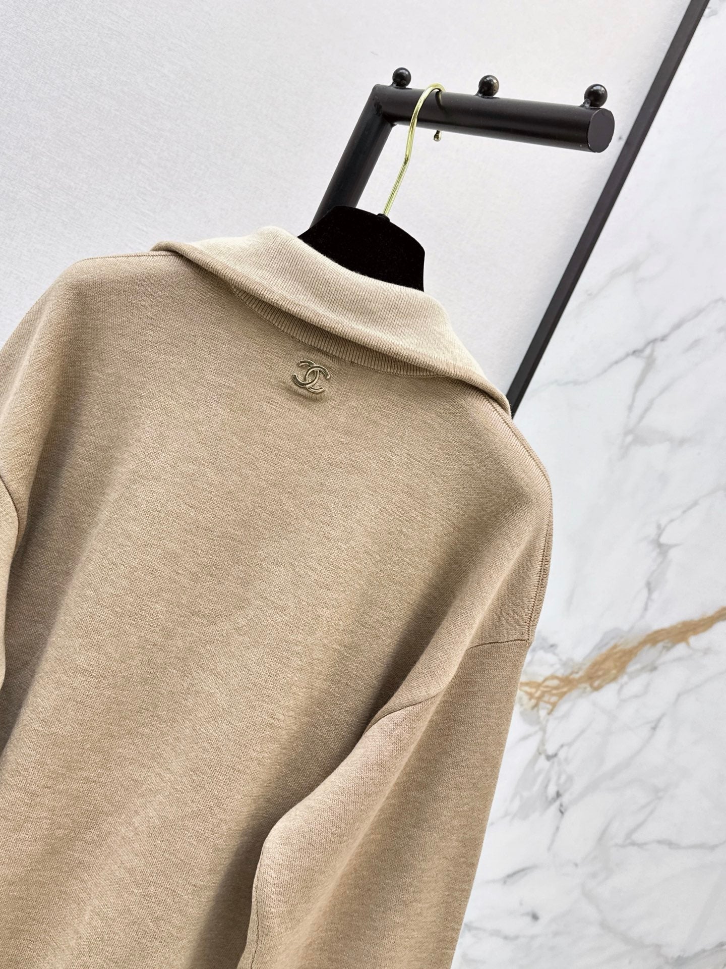 🔥Highest Quality🔥26FW New Métiers d'Art Collection Half-Zip Knit Sweatshirt 🤎