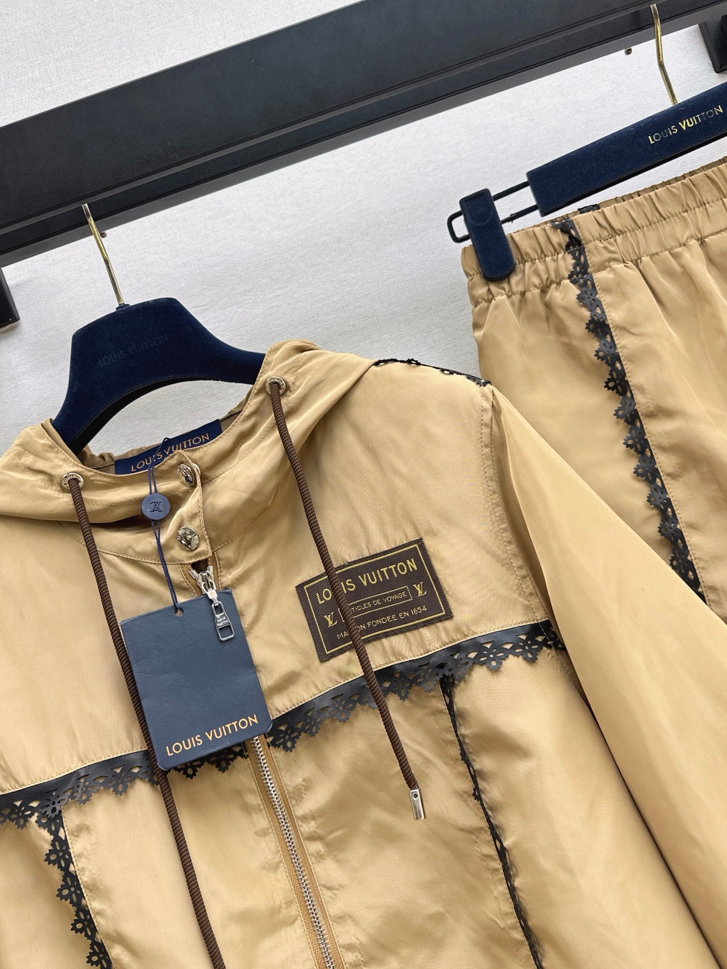 26FW New Lace-Trimmed Panel Jacket Set 🤎
