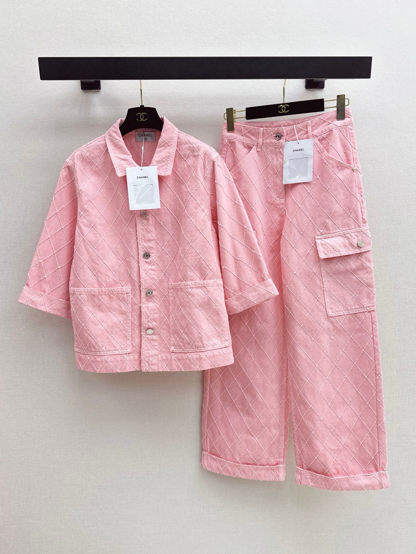 26FW New Coco Beach Collection: Denim jacket featuring intricate, heavy-duty embroidery and diamond-pattern stitching💞
