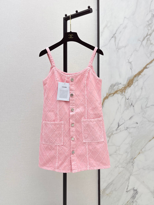 26FW New Coco Beach Collection: Denim camisole dress featuring intricate embroidery and diamond-patterned stitching💞
