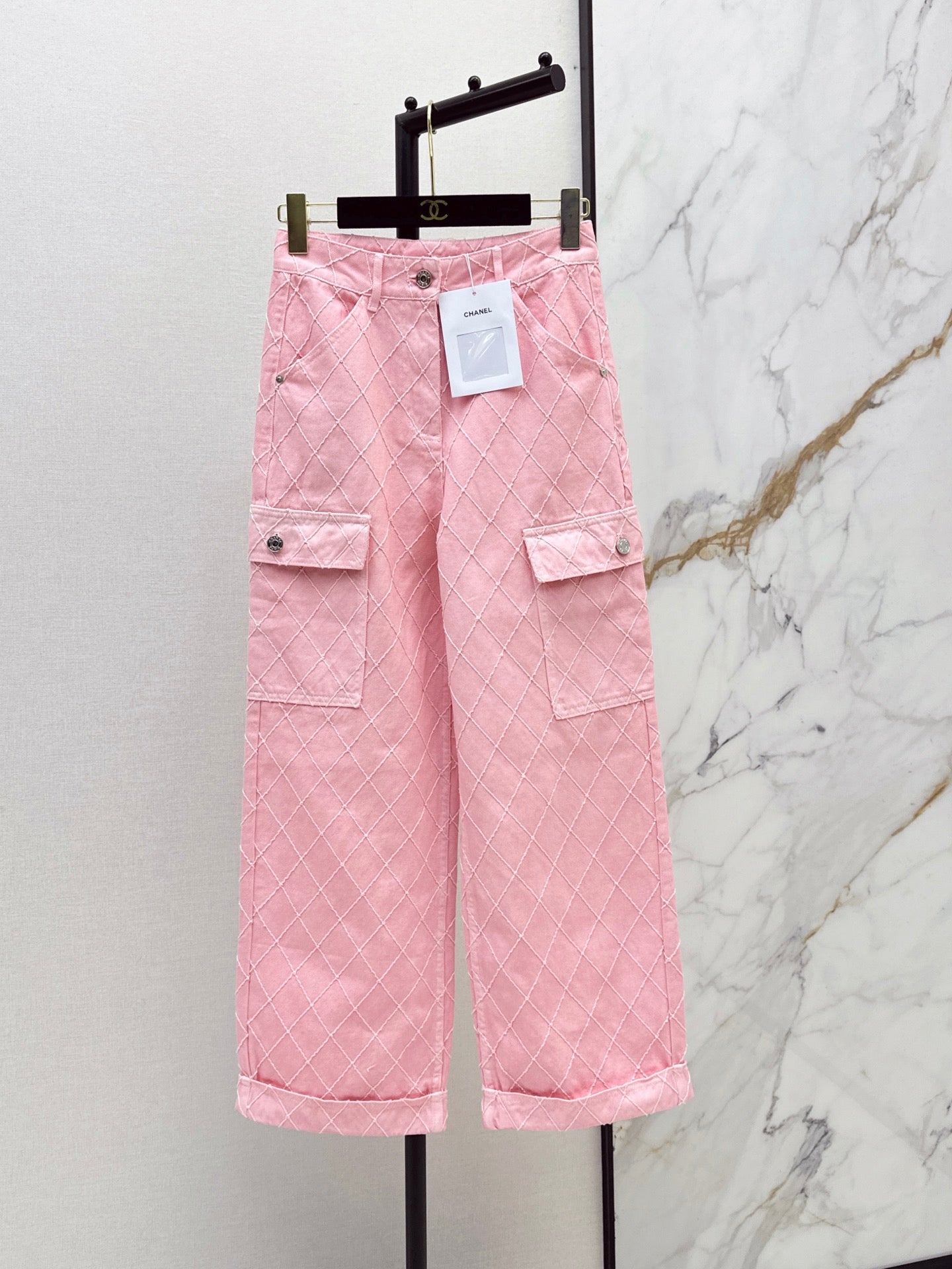 26FW New Coco Beach Collection: Denim trousers featuring intricate, heavy-duty embroidery and diamond-pattern stitching💞
