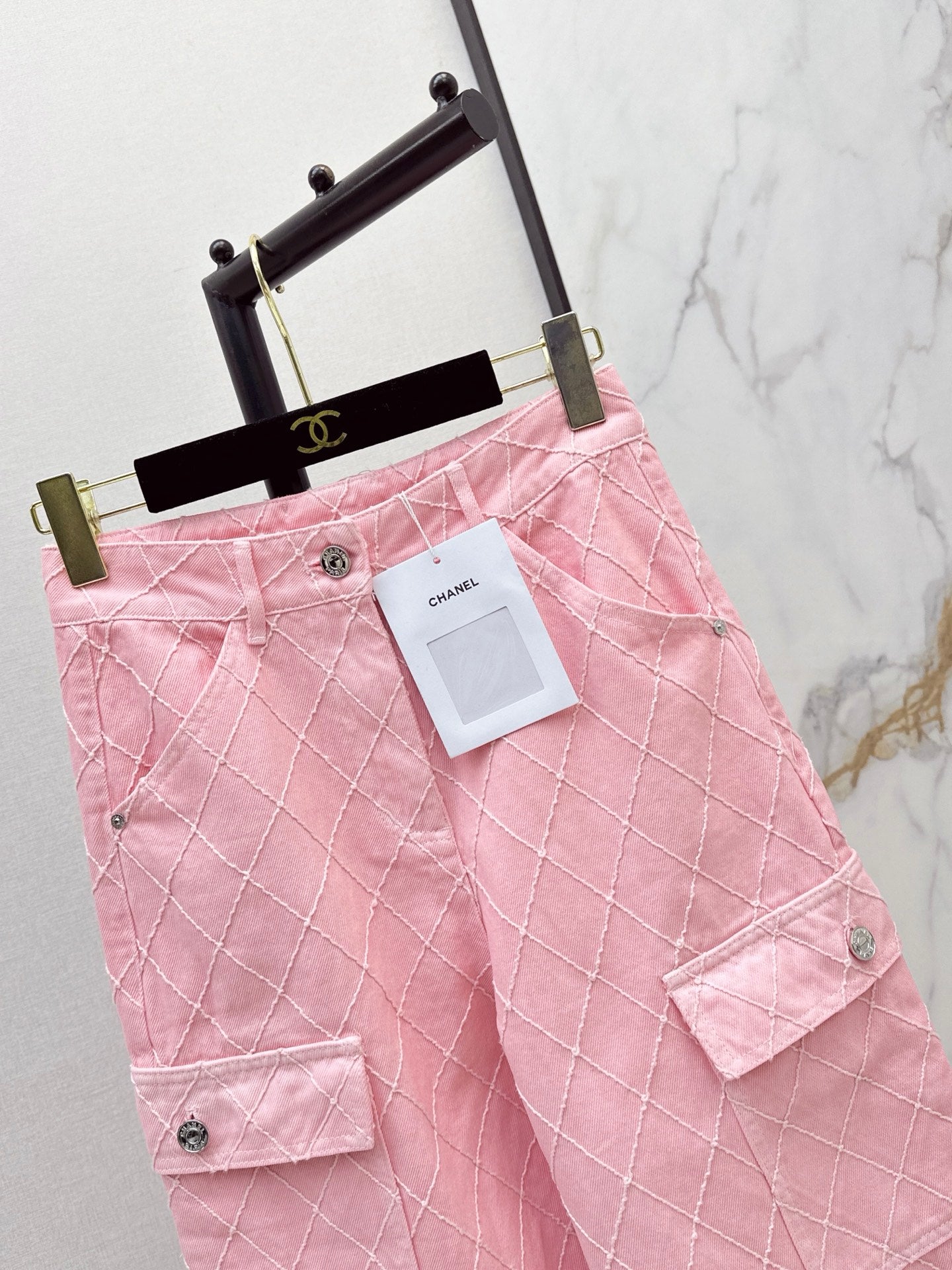 26FW New Coco Beach Collection: Denim trousers featuring intricate, heavy-duty embroidery and diamond-pattern stitching💞