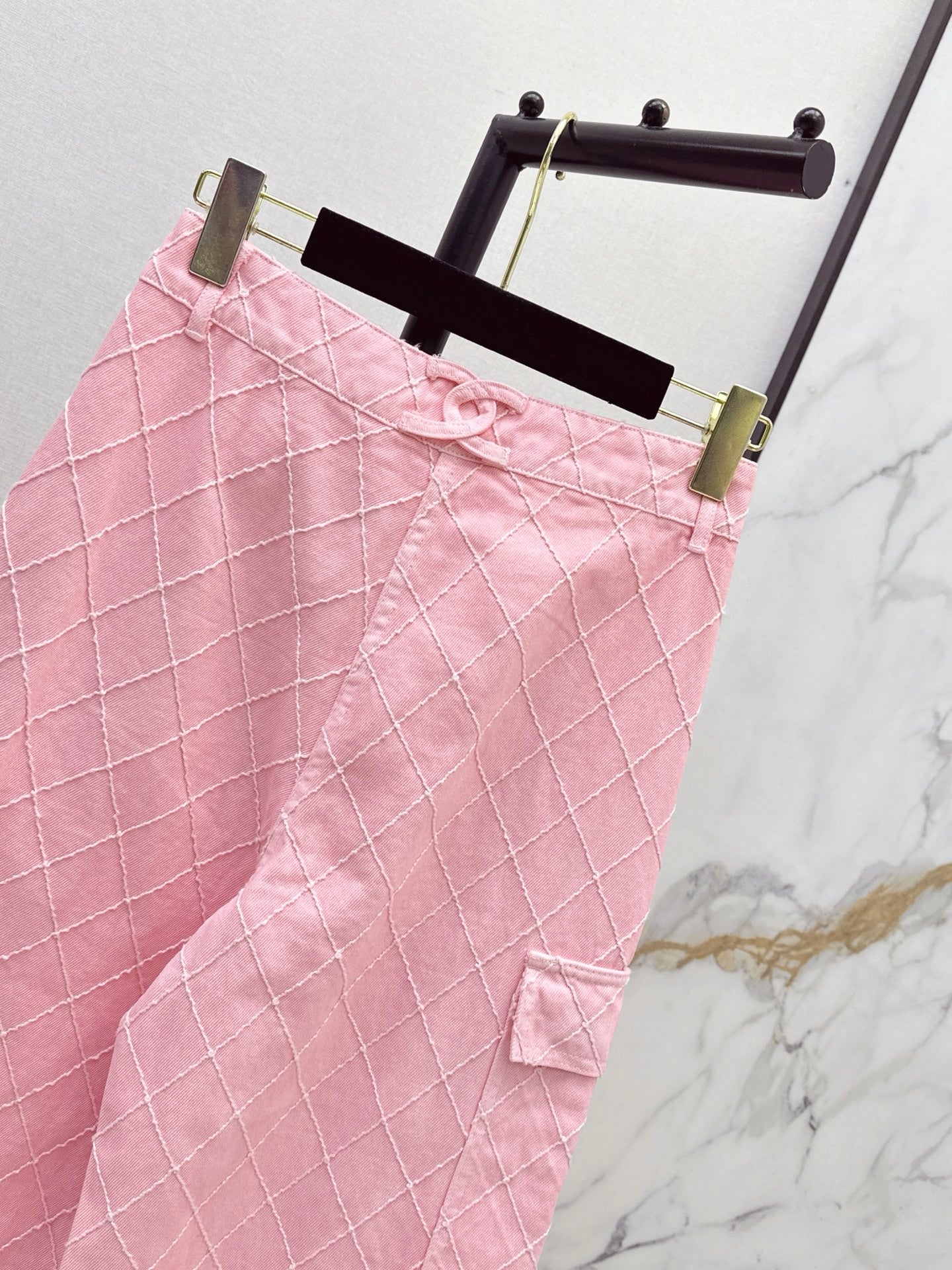 26FW New Coco Beach Collection: Denim trousers featuring intricate, heavy-duty embroidery and diamond-pattern stitching💞