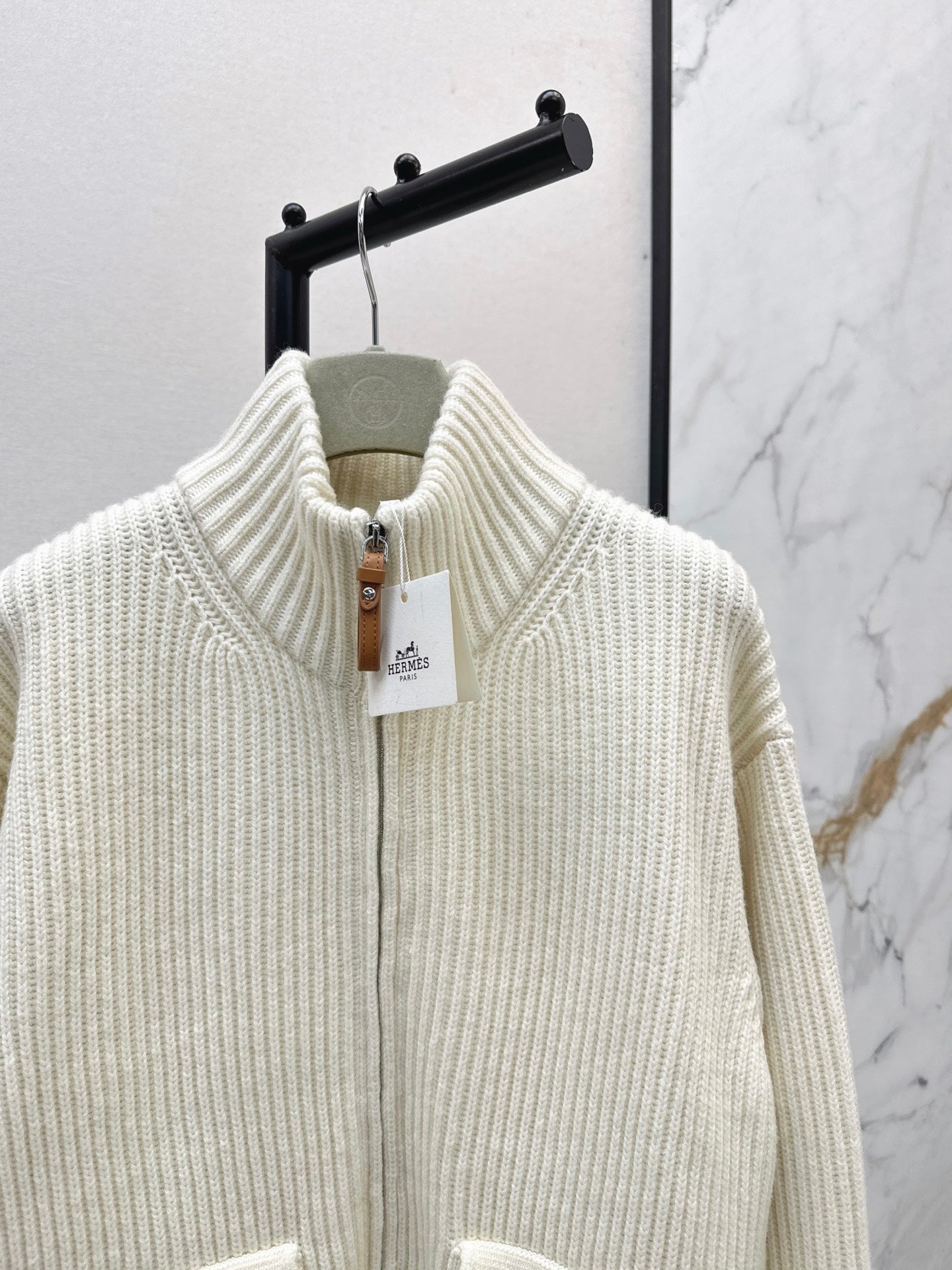 26FW New Classic Wool Knit Jacket with H-Pattern Pocket Detail 🖤