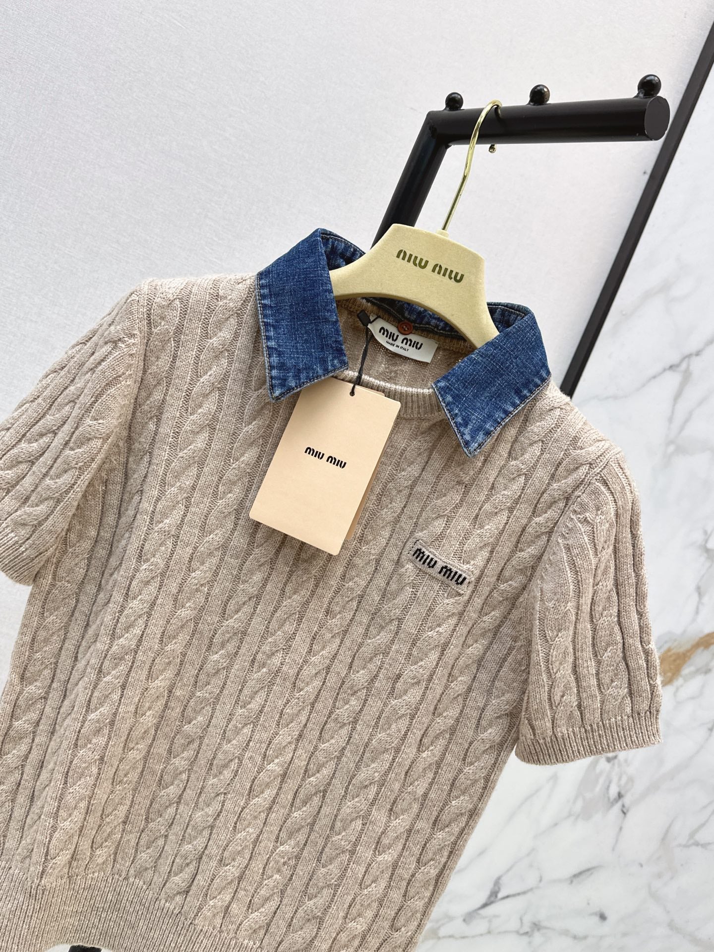 26FW New Short-Sleeve Cable-Knit Top with Faux-Layered Design 🤎