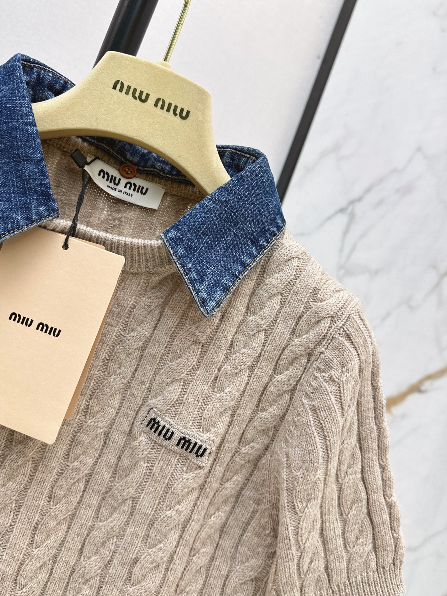 26FW New Short-Sleeve Cable-Knit Top with Faux-Layered Design 🤎