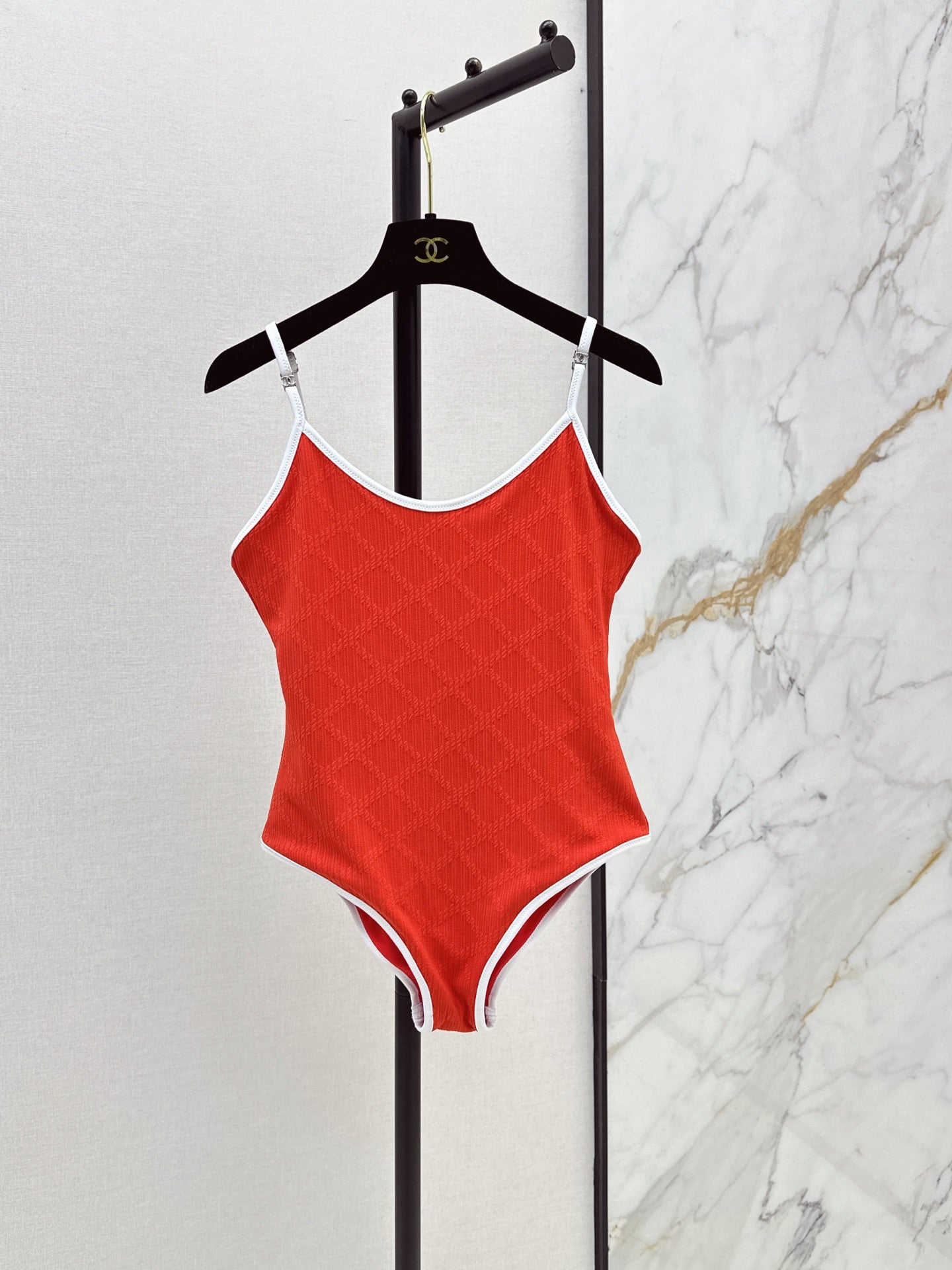 26FW New Round-Strap One-Piece Swimsuit with 3D Checkered Pattern ❤️