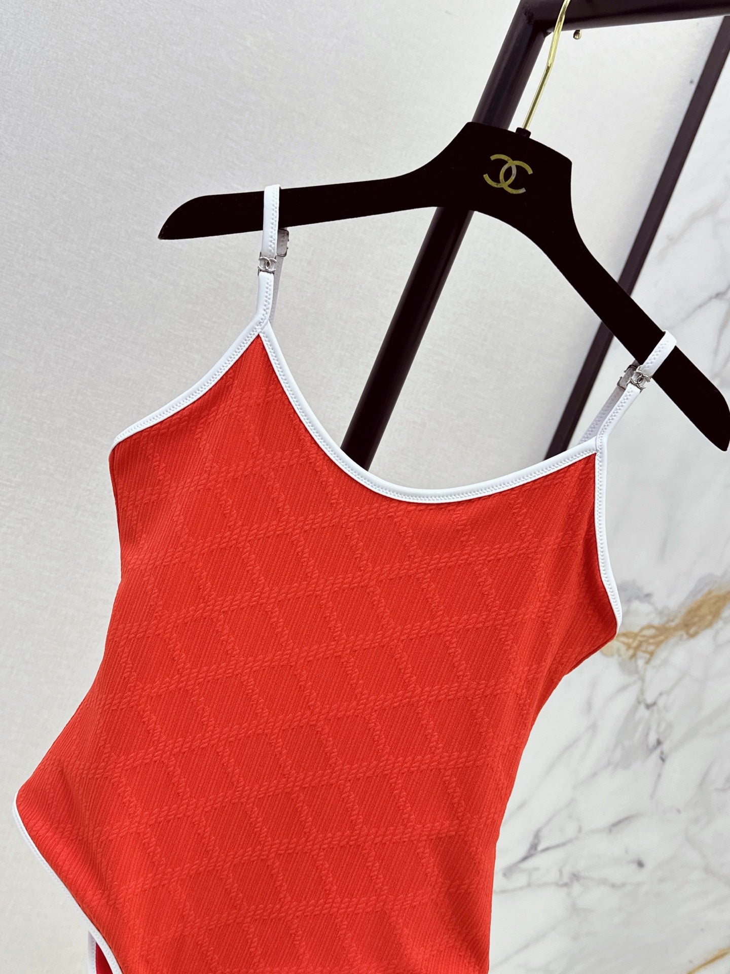 26FW New Round-Strap One-Piece Swimsuit with 3D Checkered Pattern ❤️