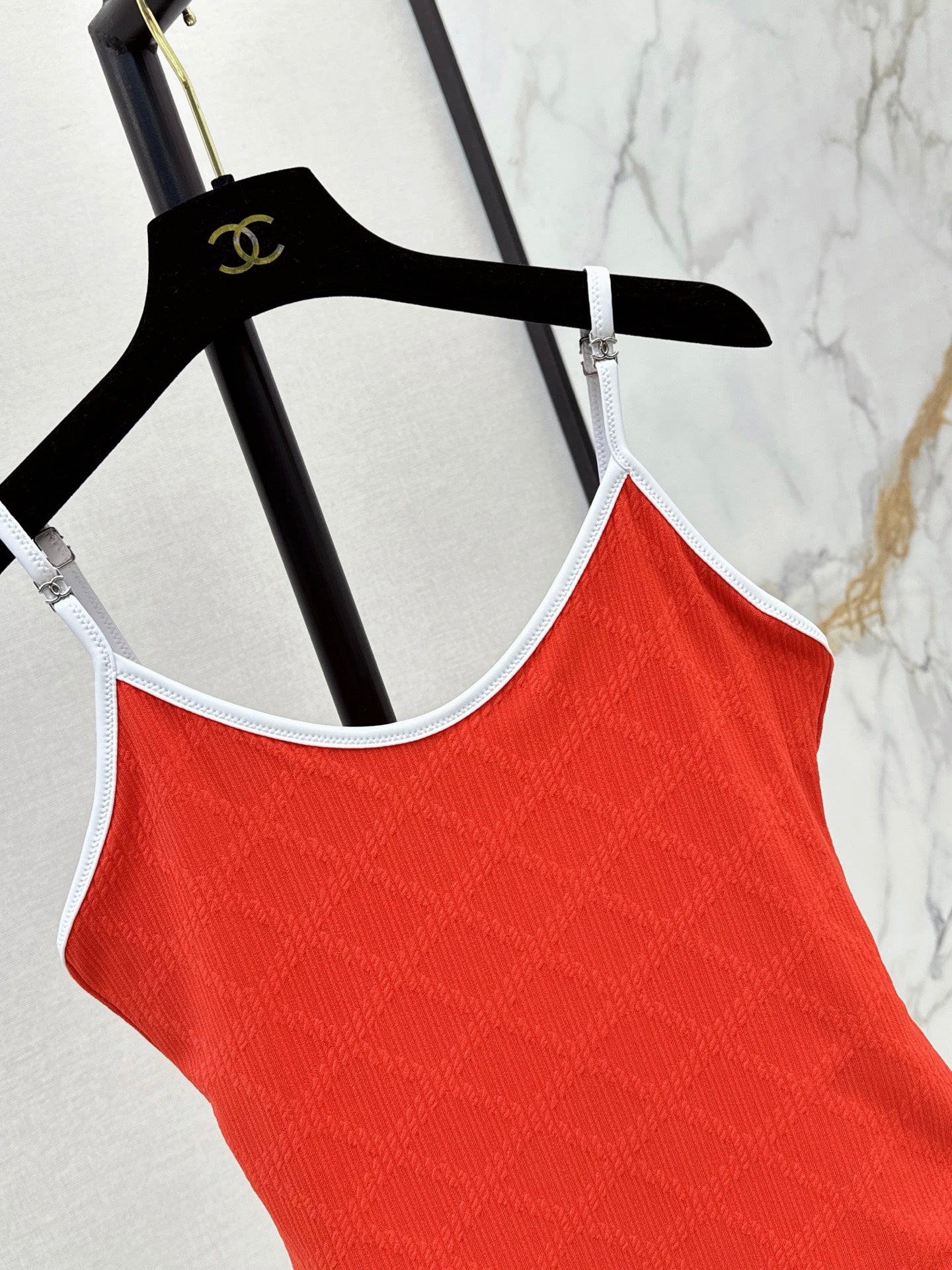 26FW New Round-Strap One-Piece Swimsuit with 3D Checkered Pattern ❤️