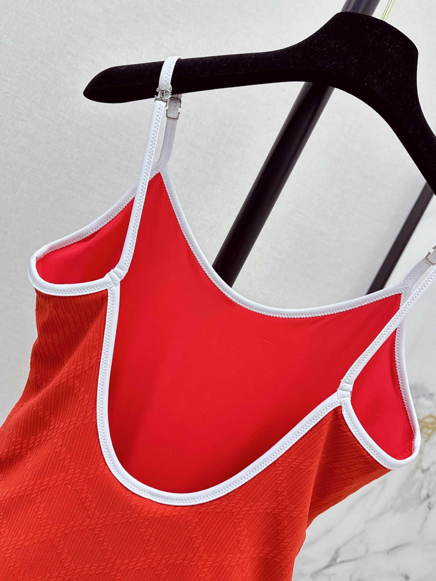 26FW New Round-Strap One-Piece Swimsuit with 3D Checkered Pattern ❤️