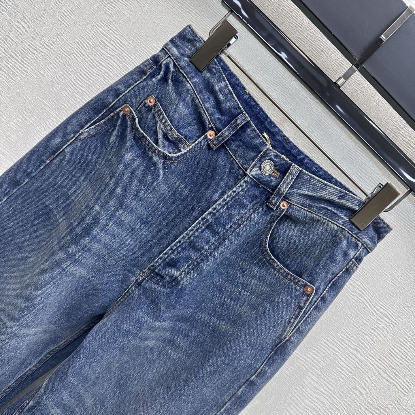 🔥HOT🔥26FW New Straight-Leg Jeans with Leather Patch