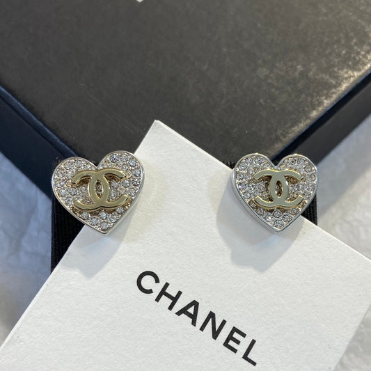 🔥HOT🔥26FW New Heart-Shaped Stud Earrings with Full Pavé Diamonds